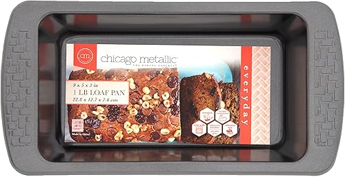 Miniatura 10 de Chicago Metallic Molde antiadherente para todos los días. Perfecto para hacer panes, tartán de carne, guisos, brownies y más, gris