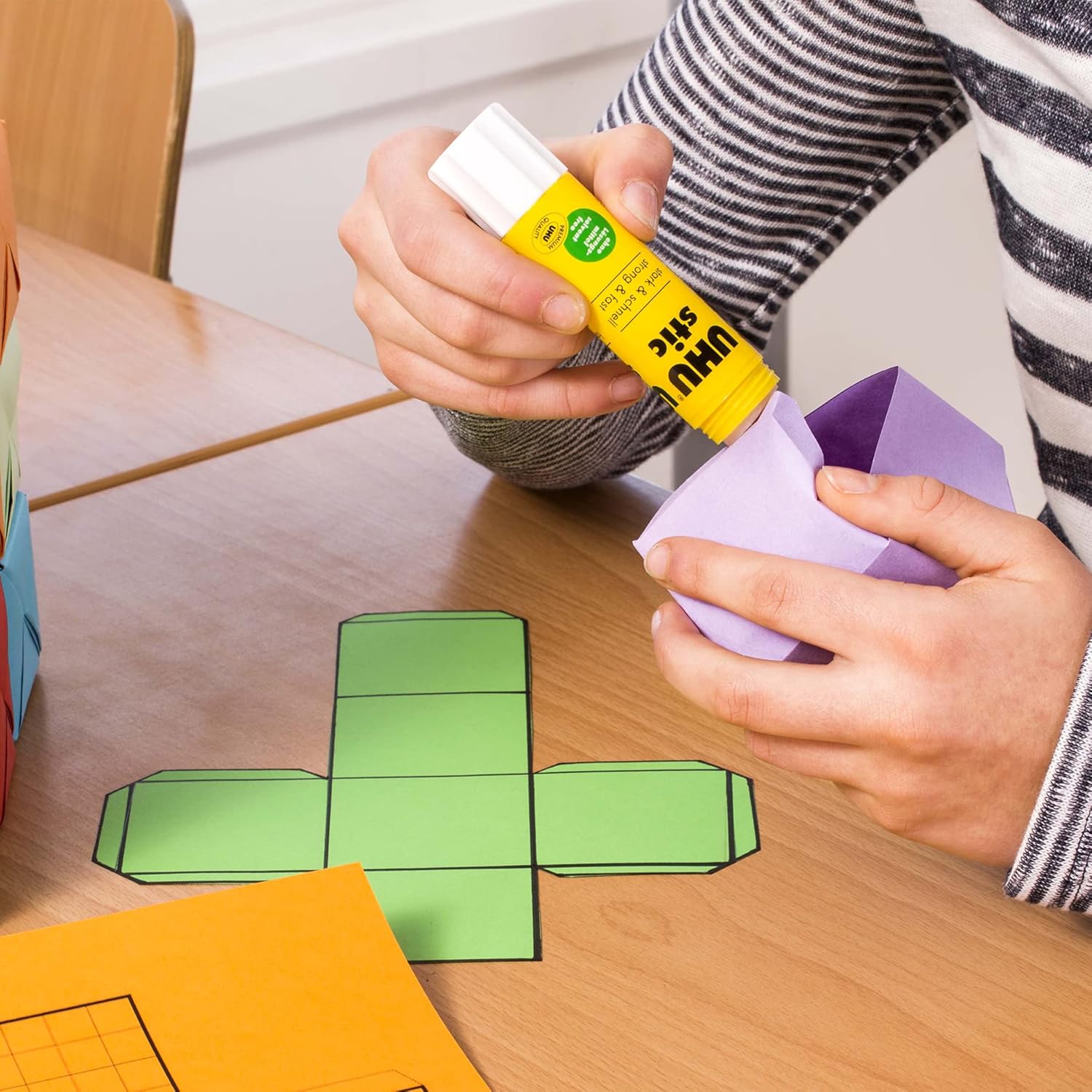 UHU Glue Stick, 0.74oz White, Washable Glue Stick Sticks Immediately, Perfect for School, Screw on Cap, Pack of 12, 9U 99649 : Adhesive Putty : Office Products