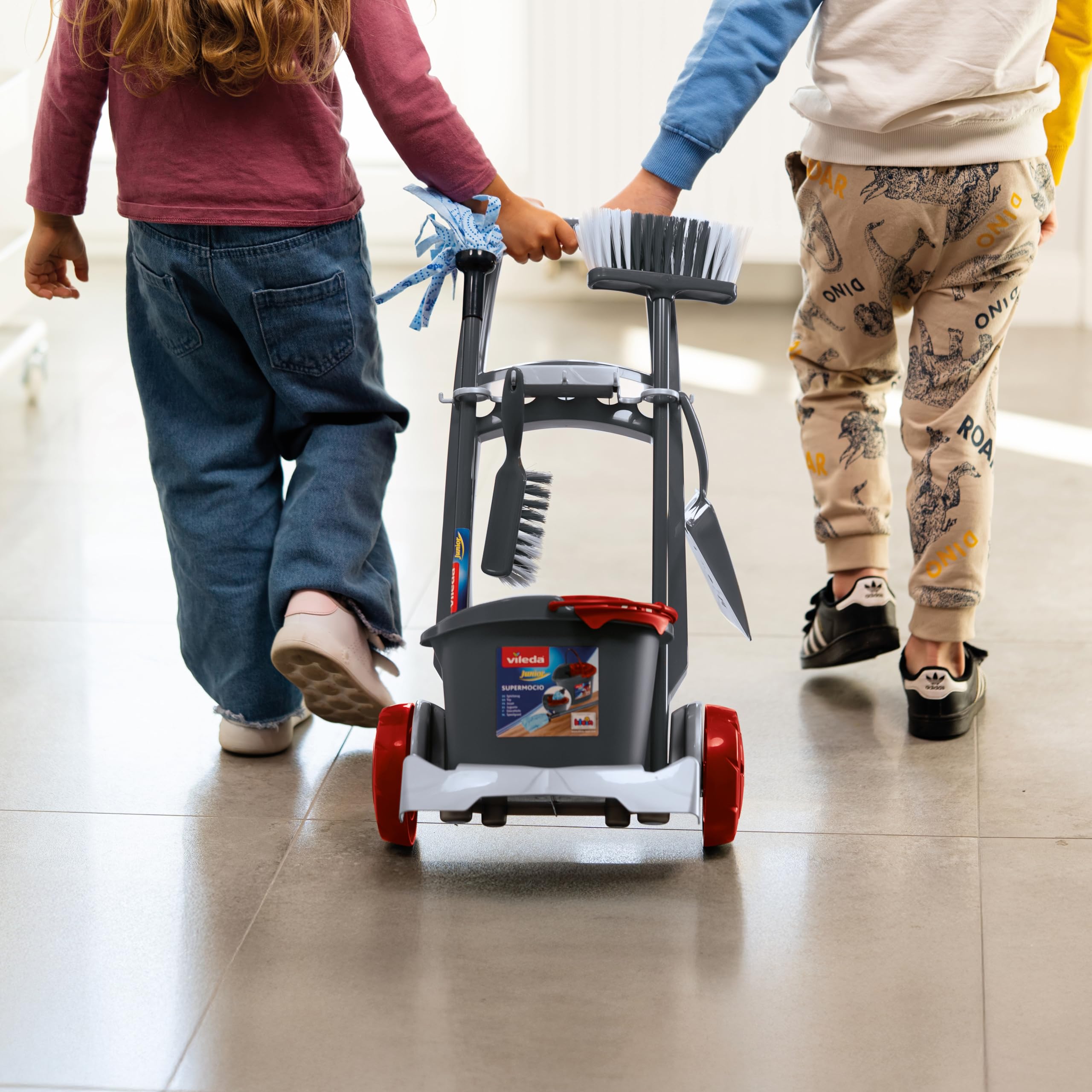 Theo Klein 6847 Aspirapolvere Vileda con Carrello per Le Pulizie | Set di Pulizia a 7 Pezzi con Suono Realistico | Giocattolo per Bambini dai 2 Anni