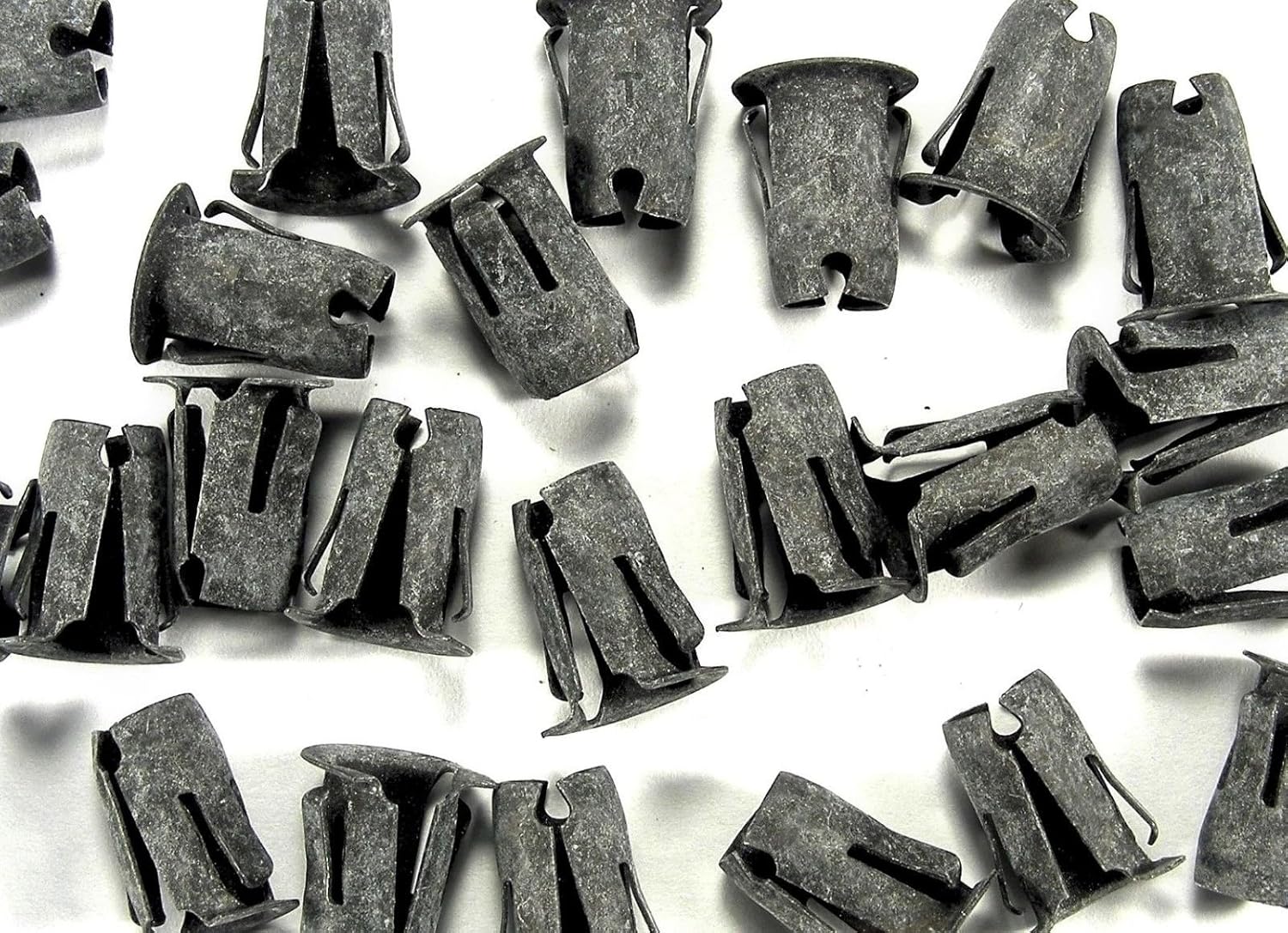 RetroMotive Emblem & Trim Barrel Clips Fits 9/32" Hole 1