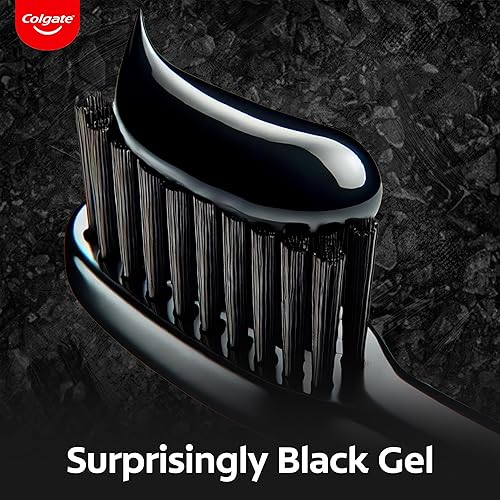Miniatura 3 de Colgate Charcoal Clean Black - Pasta dental de gel Deep Clean con carbón de bambú y menta de gaulteria para eliminación de placa, 4.23 oz (paquete