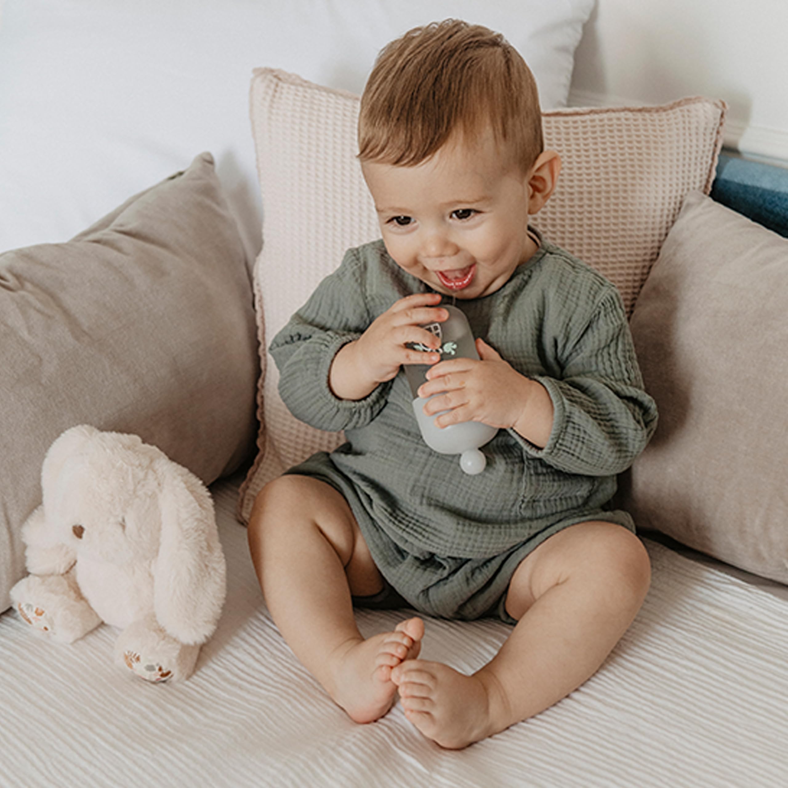 Suavinex, Gift Baby Colonia, Include Baby Cologne 100 ml + 50 ml da viaggio + Peluche per bebè, A basso contenuto di alcol per neonati e bambini, non macchia i vestiti