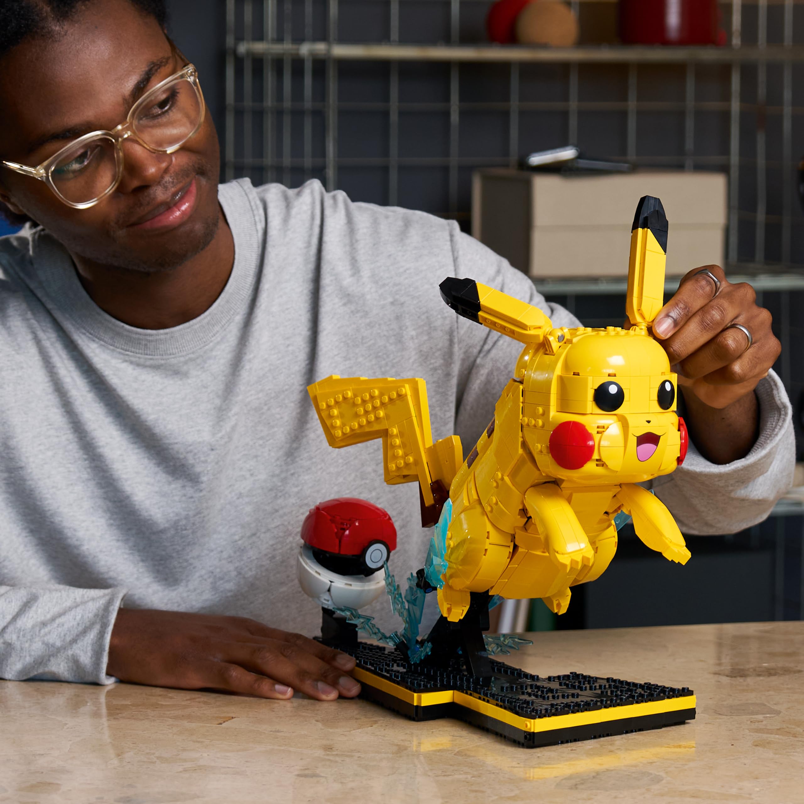LEGO Pokémon Pikachu e Pokébola 72152 (2.050 Peças) | Amazon.com.br