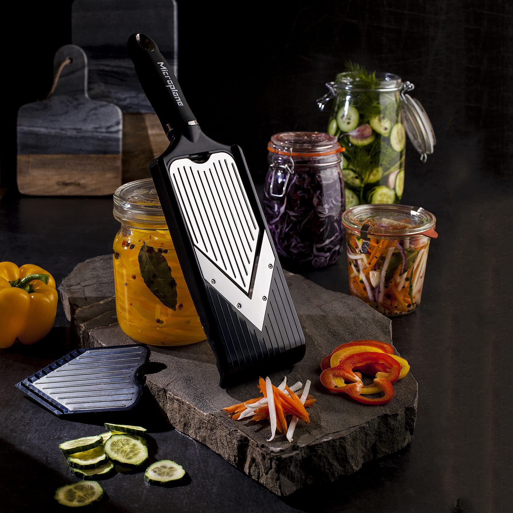 Mandoline Microplane Coupe V avec Accessoire Julienne - Mandolines de  Cuisine Professionnelle- La Toque d'Or