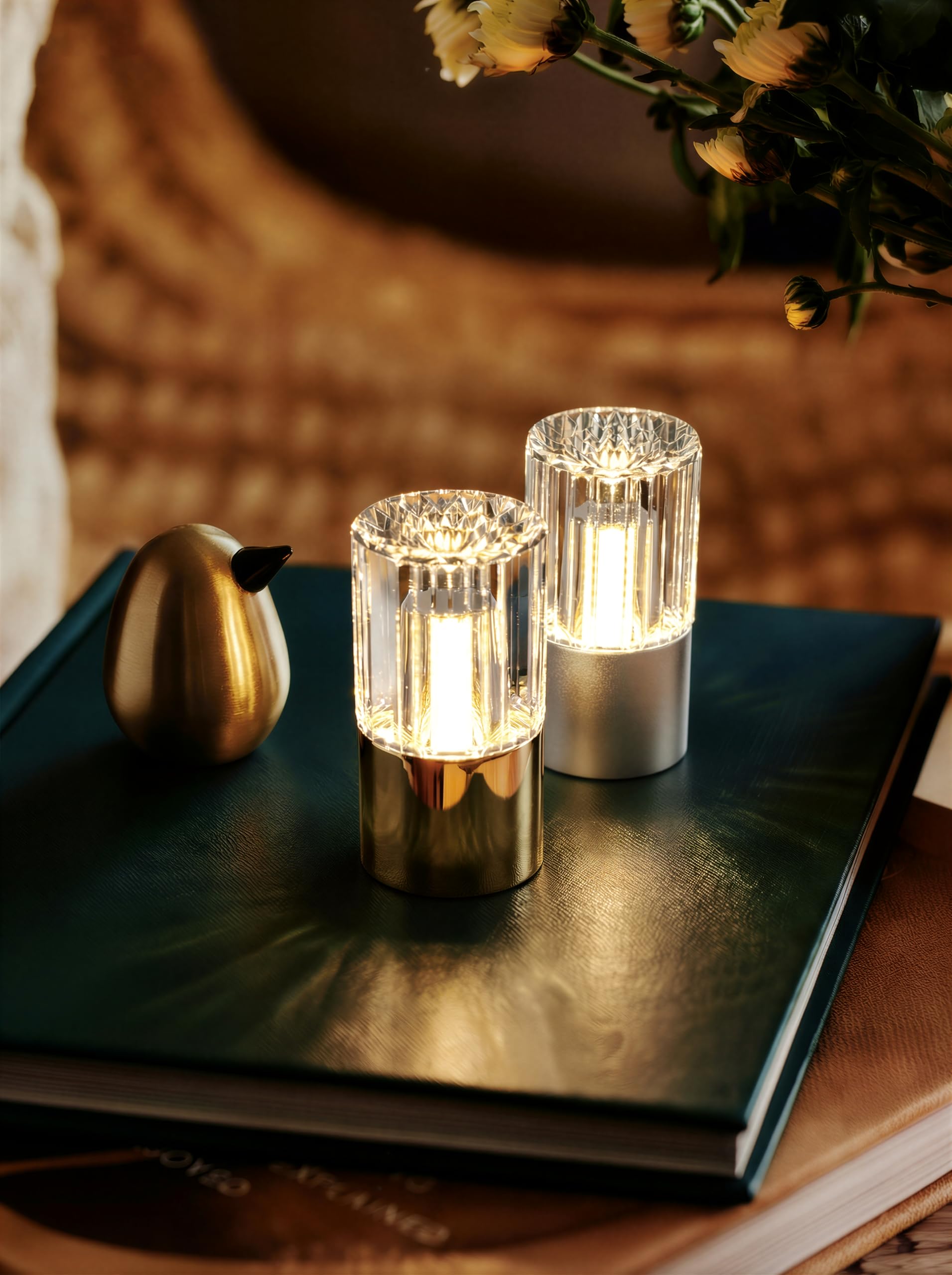 BOLD Kristy 3er Pack LED Akku Tischlampe Dimmbar Messing - Warmweiß | Kabellose Dekoleuchten mit Ladestation, USB, IP44 Spritzschutz für Außen & Innen, 10h Laufzeit & 1200mAh Akku, 60 Lumen