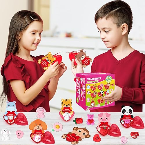 Miniatura 6 de SURCVIO Paquete de 28 juguetes esponjosos de San Valentín para niños, tarjetas de felicitación y corazones rellenos de Mochi Kawaii Squishies para