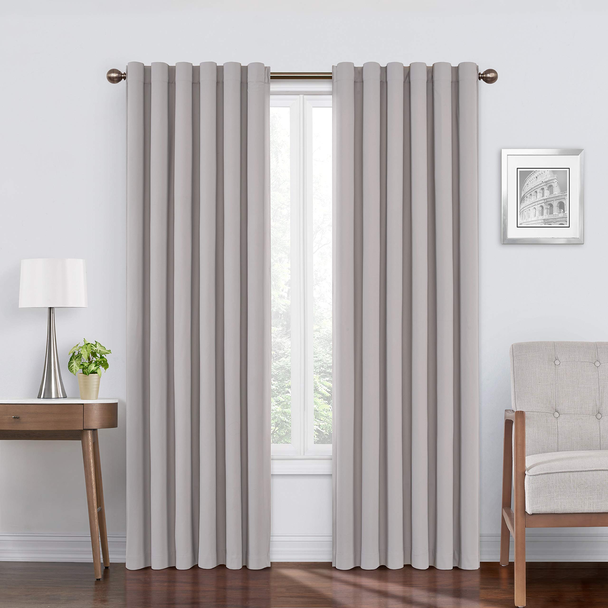 Rideau isolant thermique contre le froid et le vis-à-vis du salon gris