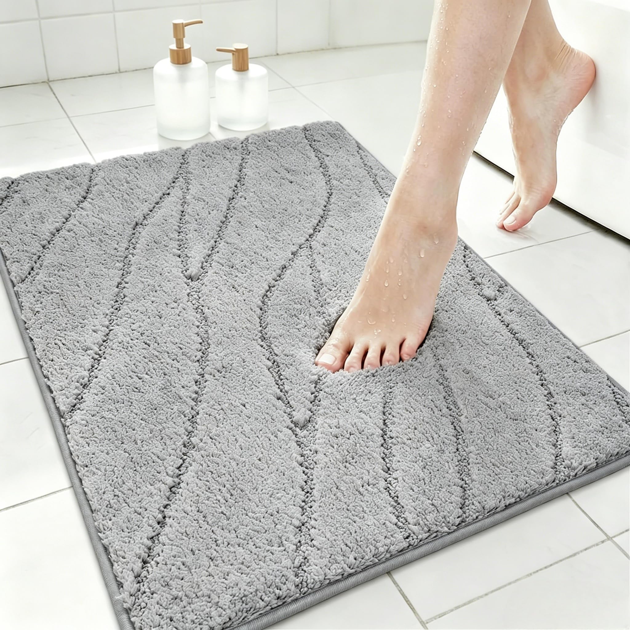 Homcomodar Bath Mat Non Slip Anti Mould 45X65cm Bathroom Mat Microfiber Super Absorbent Bath mats for Bathroom,Machine-Washable Shower Mat for Shower Floor（Grey）