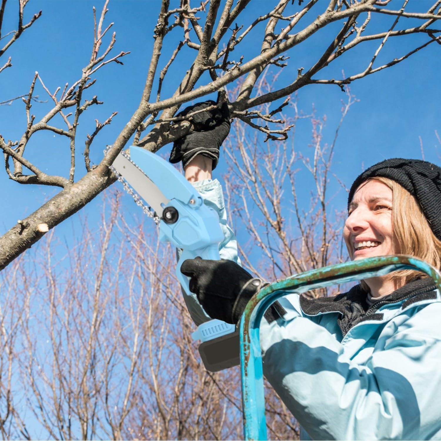 Mini Cordless Chainsaw, 6-Inch & 4-Inch Handheld Electric Chainsaw with 2 × 2200mAh Batteries, High-Powered Portable Tool for Tree Trimming, Wood Cutting & Pruning – Safety Lock & Fast Chain Speed