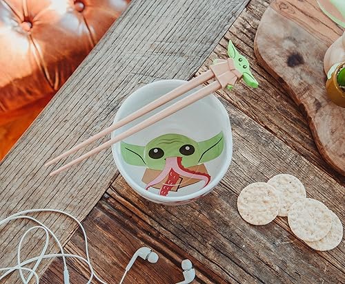 Miniatura 5 de Star Wars The Mandalorian Grogu Tentacle Chowder - Juego de vajilla de cerámica  Incluye cuenco de fideos ramen y palillos de plástico