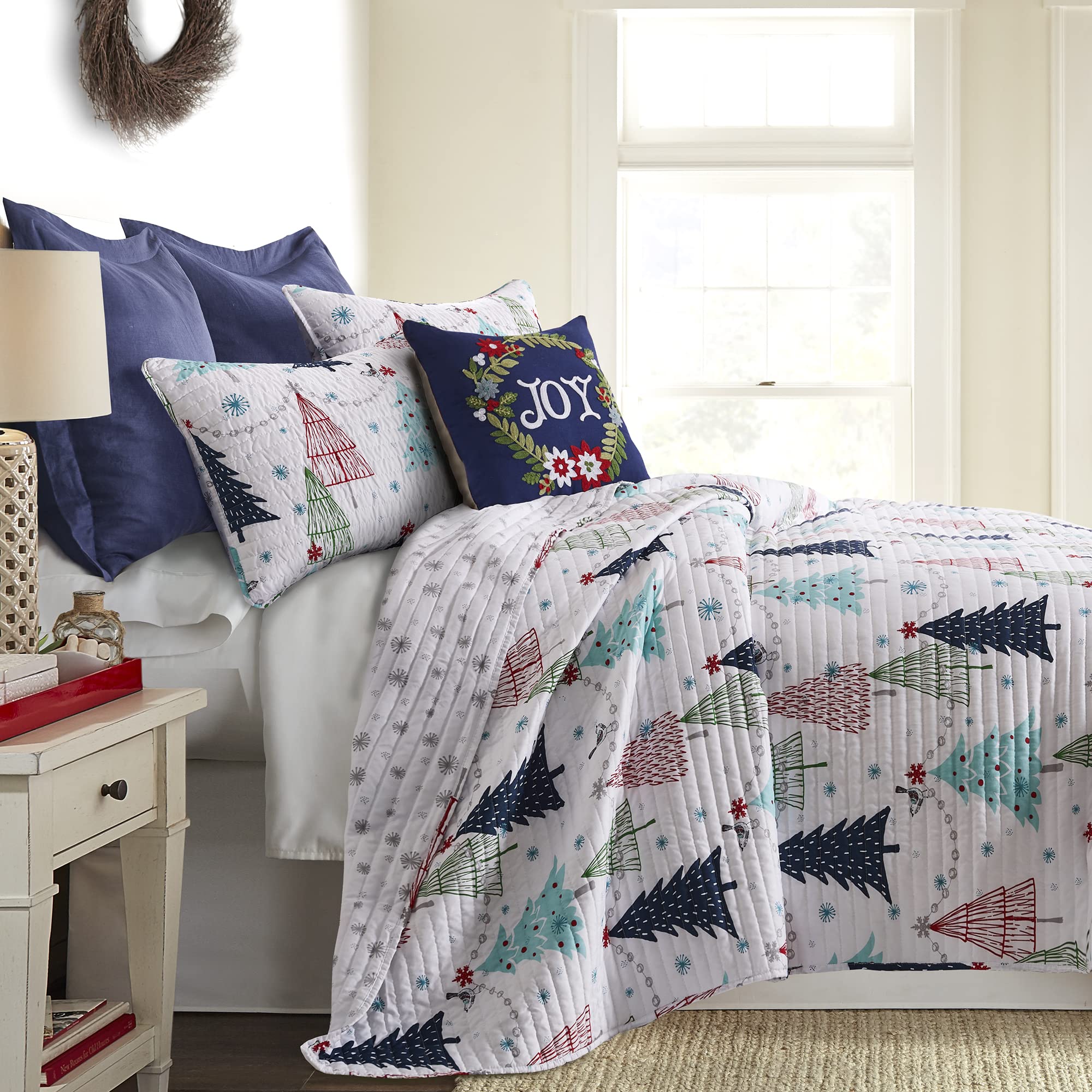 Levtex Home - White Pine Quilt Set - King Quilt and Two King Shams - Christmas Tree - Blue, Red, Green and White - Quilt (106x92in.) and Shams (20x36in.) - Reversible - Cotton/Polyester