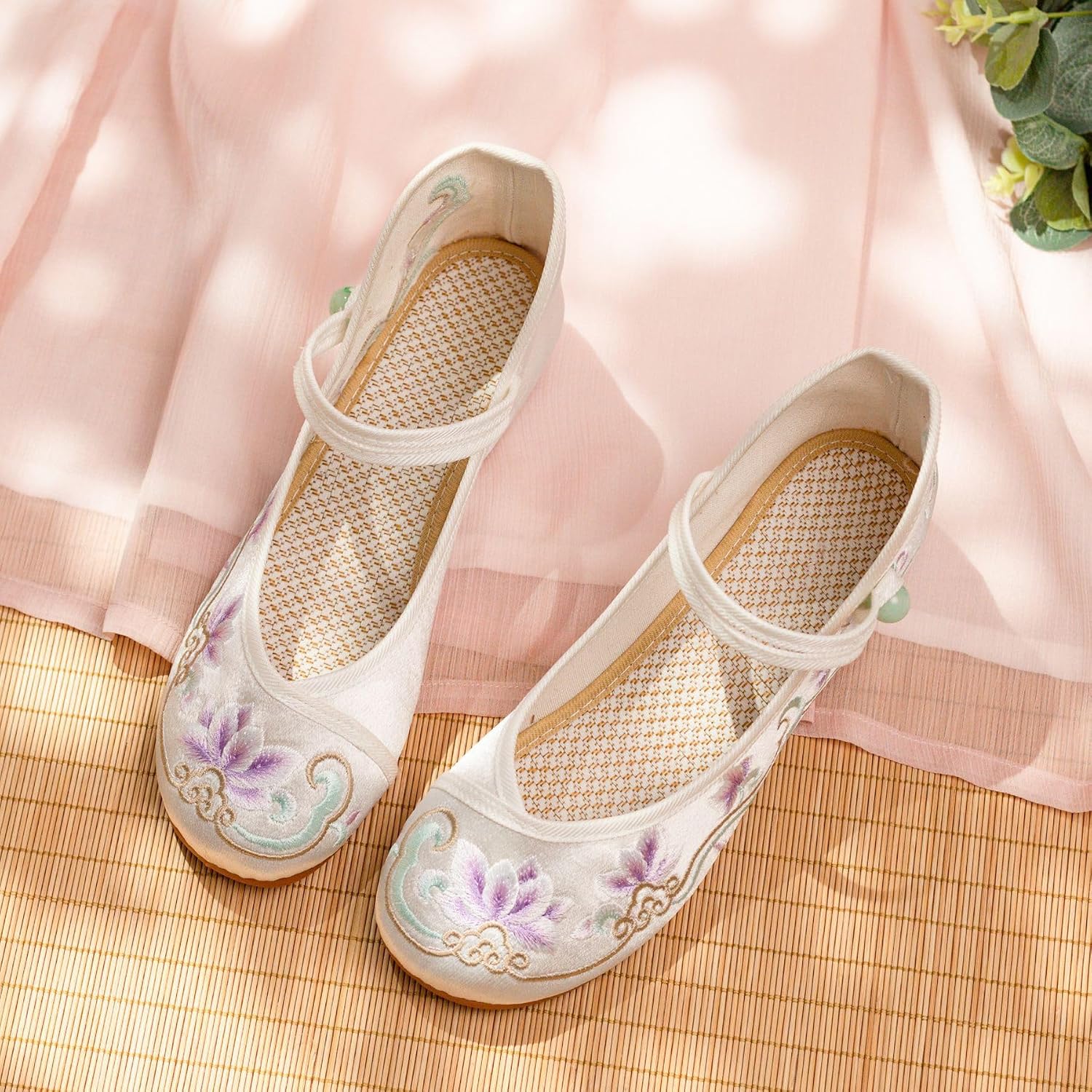 Chinese Ethnic Style Exquisite Flower Embroidered Shoes Retro Classic Comfort Ankle Strap Shoes Cheongsam Walk Show Yoga Ballet Shoes for Women(Color:White,Size:5.5)