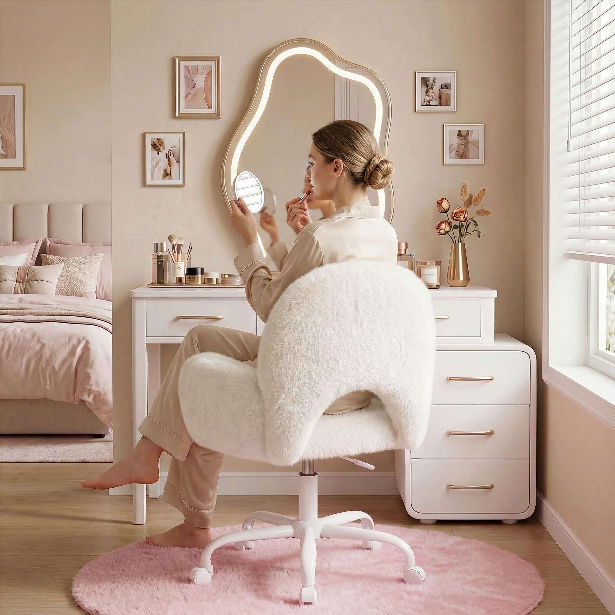 Sedia scrivania con ruote, pelliccia sintetica di coniglio, sedia trucco, regolabile in altezza con braccioli, carico 140kg, per ufficio casa cameretta, Bianca