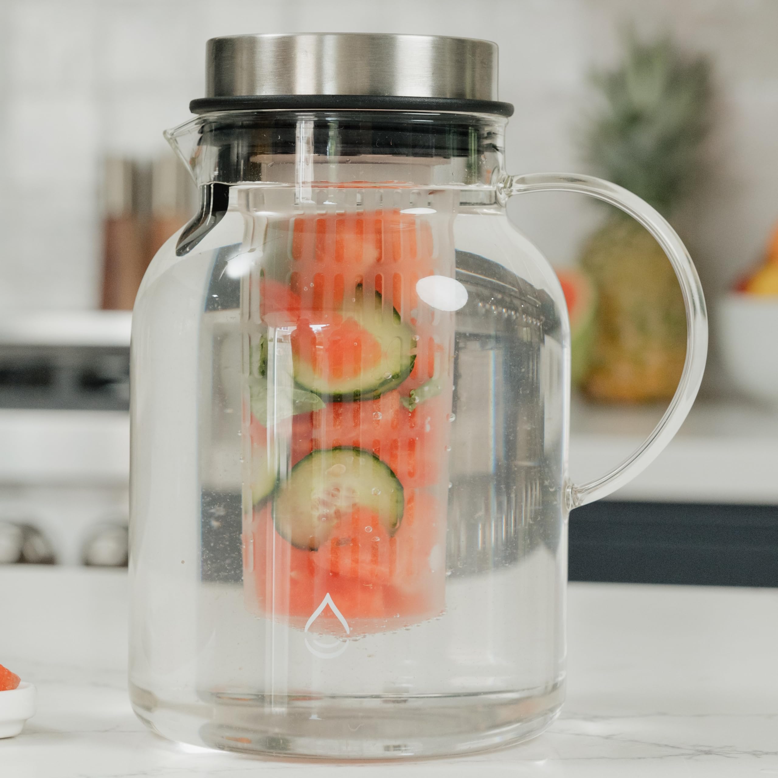 Jarra de agua con infusor de frutas de vidrio, resistente al calor para uso frío/caliente, gran jarra de té helado | Colección Tranquil, 2 cuartos de galón 3