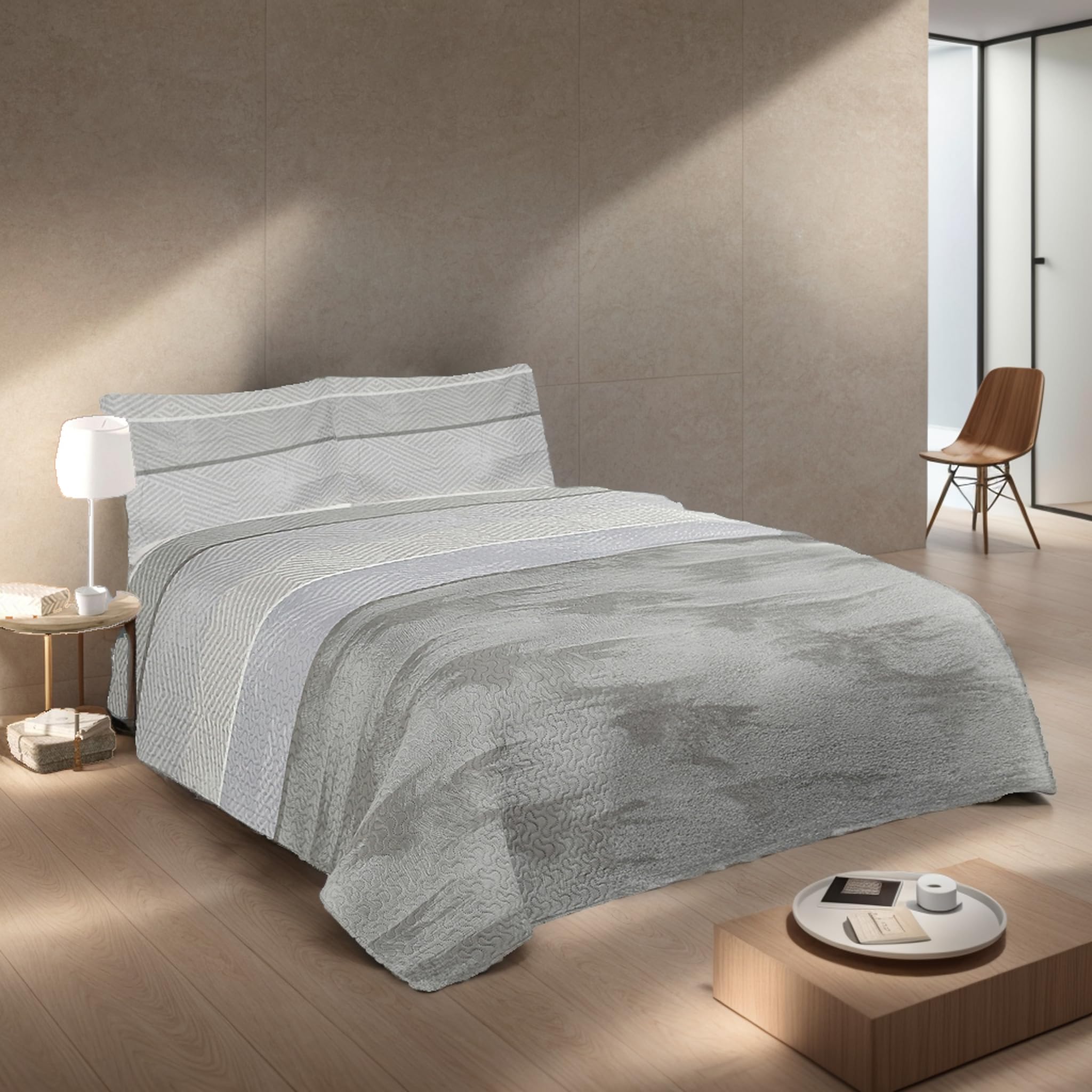 Colcha Bouti Estampada Bicolor Reversible para Cama 140/150/160, Colcha Multiuso Cubrecama 100% Microfibra Ultra Suave para Verano y Entretiempo Incluye 2 Fundas de Cojín - Raya Gris, 250x260cm