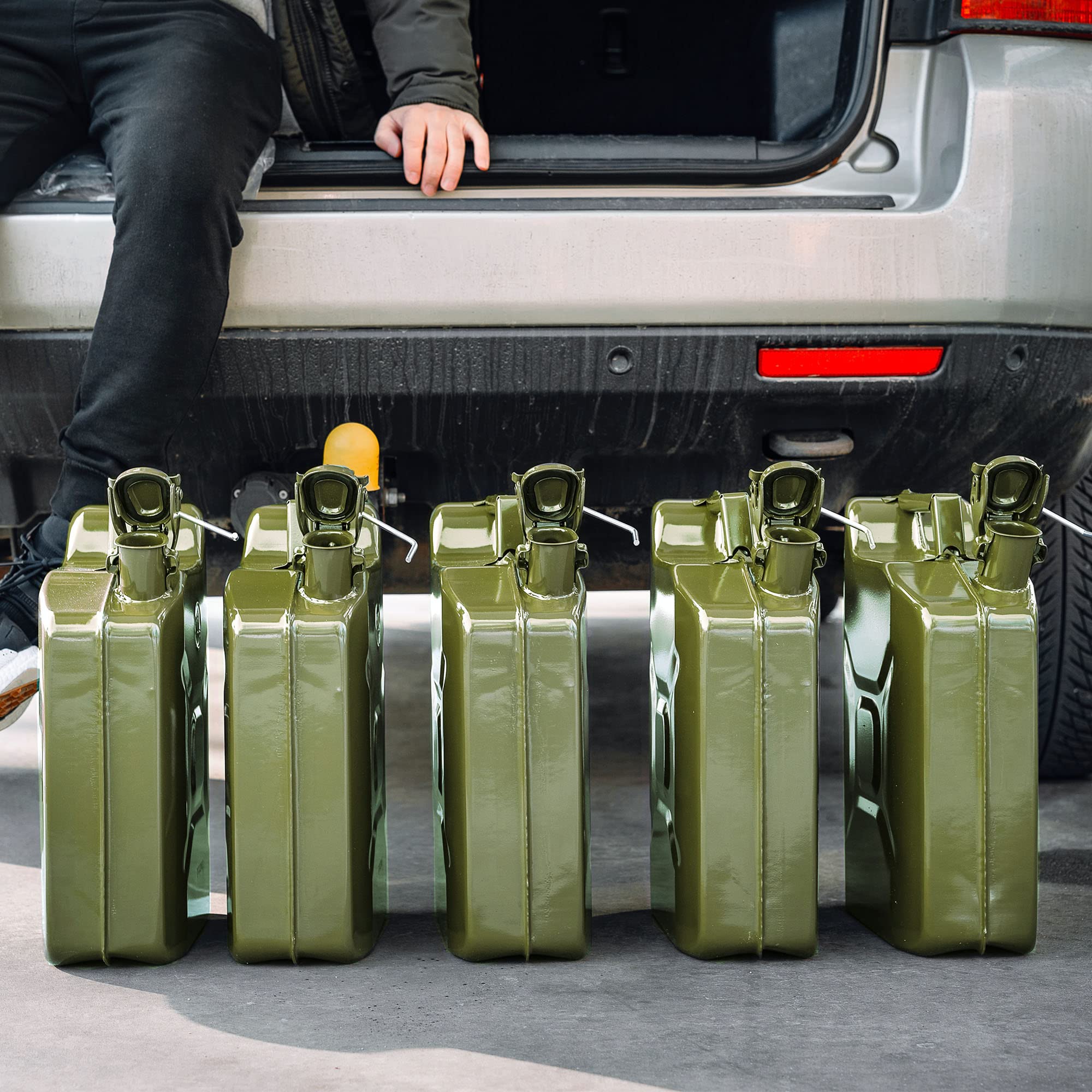 KADAX Bidón de gasolina de 10 L, acero recubierto de polvo con mango y boquilla, contenedor de gasolina duradero con sello hermético (verde)