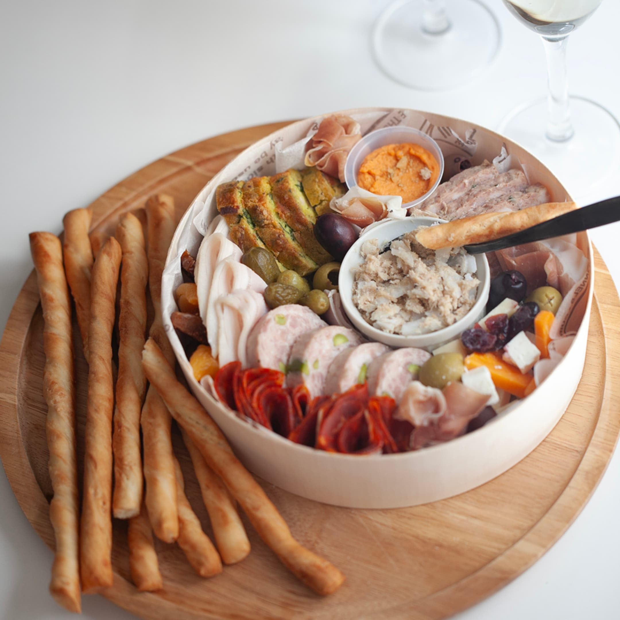 Amazon | 【ア・ターブル！】アペロボックス オードブル 冷凍（Lサイズ