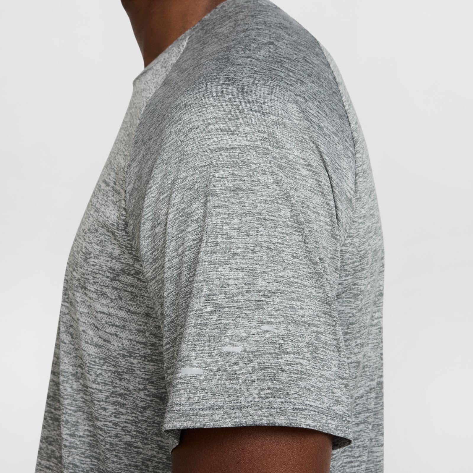 Nike Maglia da Running A Manica Corta Dri-Fit ADV Nike Stride – Uomo Shirt Uomo (Pacco da 1)