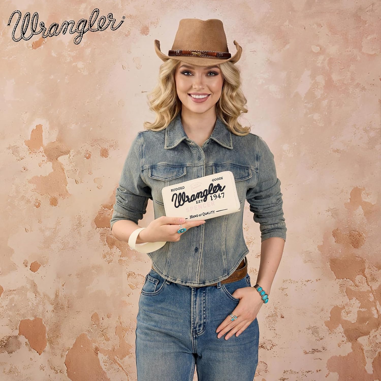 Montana West X Wrangler Wristlet Wallets for Women Classic Retro Wallet Purse Bifold Credit Card Wallets for Women Oversized Logo Clutch Wristlet WG136-W006LPK