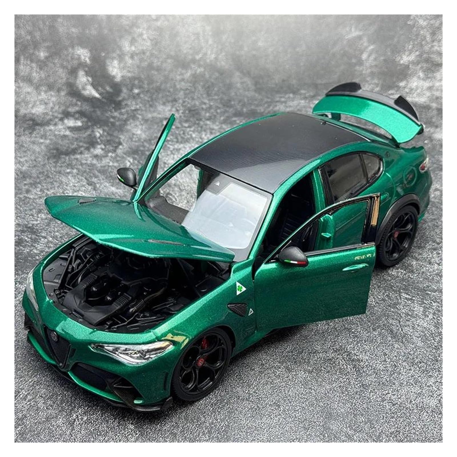 Metallo Scala Replica Modello Di Auto In Lega Alfa Romeo Giulia GTAm Coupé In Scala 1 18 Veicoli In Metallo Pressofuso Simulazione Decorazione Hobby Veicoli Giochi Set(Red and white)