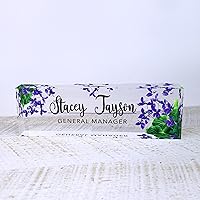 Vista 2 de Artblox - Placa de nombre personalizada para escritorio Diseño de flores de violetas sobre cristal acrílico transparente Placa de nombre