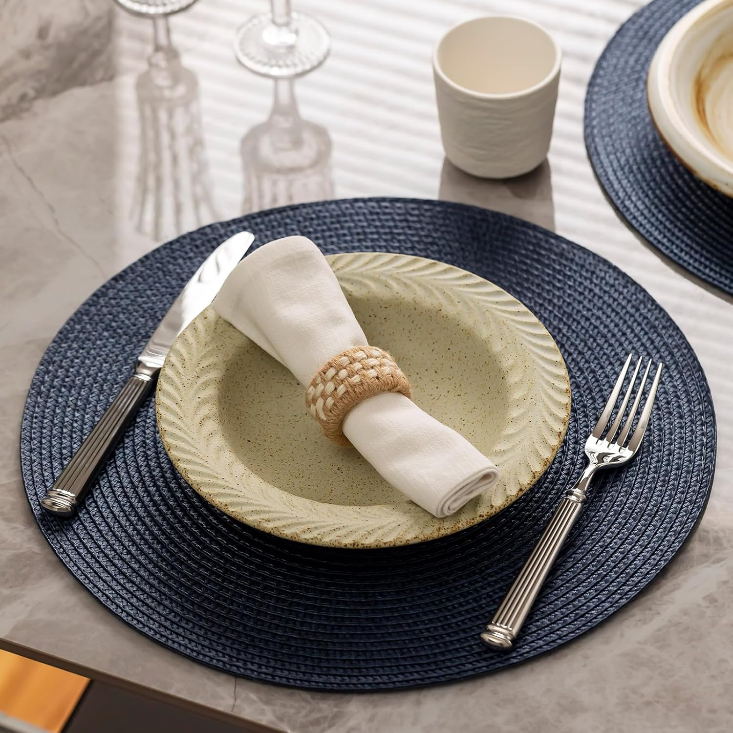 round placemats set of 6 plastic woven placemats washable wipeable table mats for dining table heat resistant non-slip circle place mats (navy blue) navy blue 6