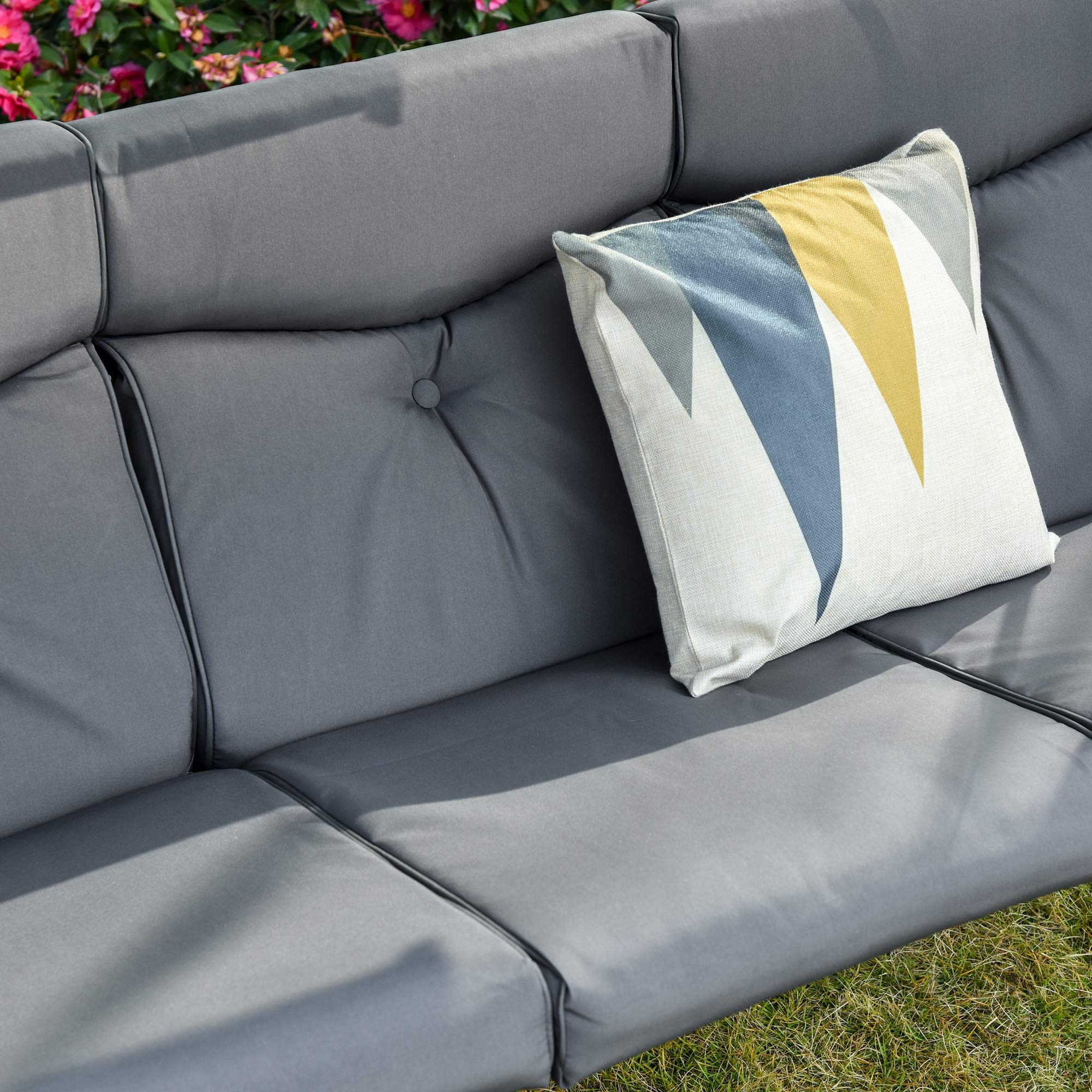 Outsunny Hollywoodschaukel mit Couchtische, 3-Sitzer Gartenschaukel mit verstellbarem Sonnendach, Schaukelbank belast bis 300kg, für Garten, Terrasse, 271 x 125 x 172 cm, Grau