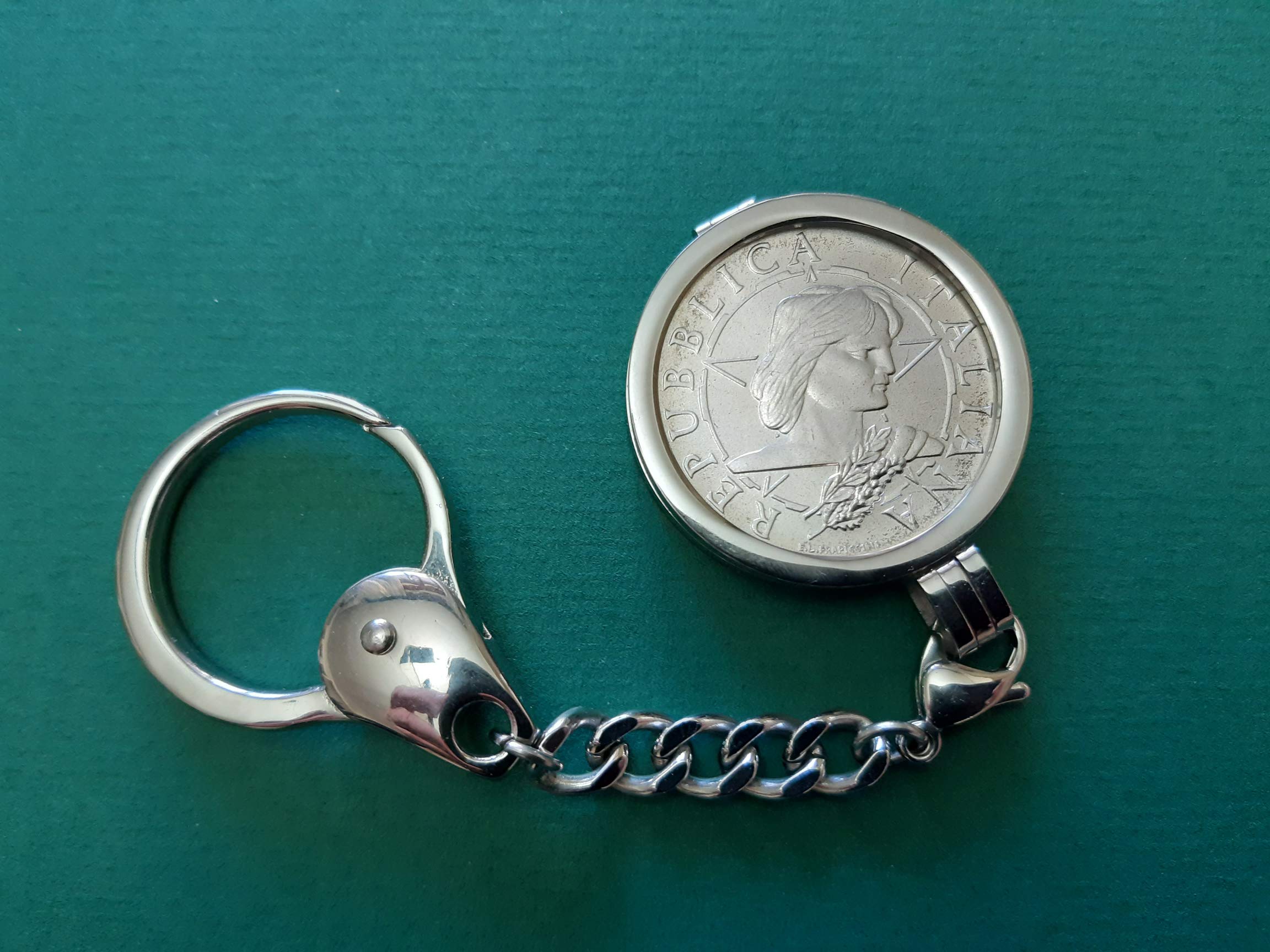 generico PROCLAMATION DE LA REPUBLIQUE MONNAIE 10 000 LIRS D'ARGENT ENSEMBLE DANS UN PORTE-CLÉS BIJOU