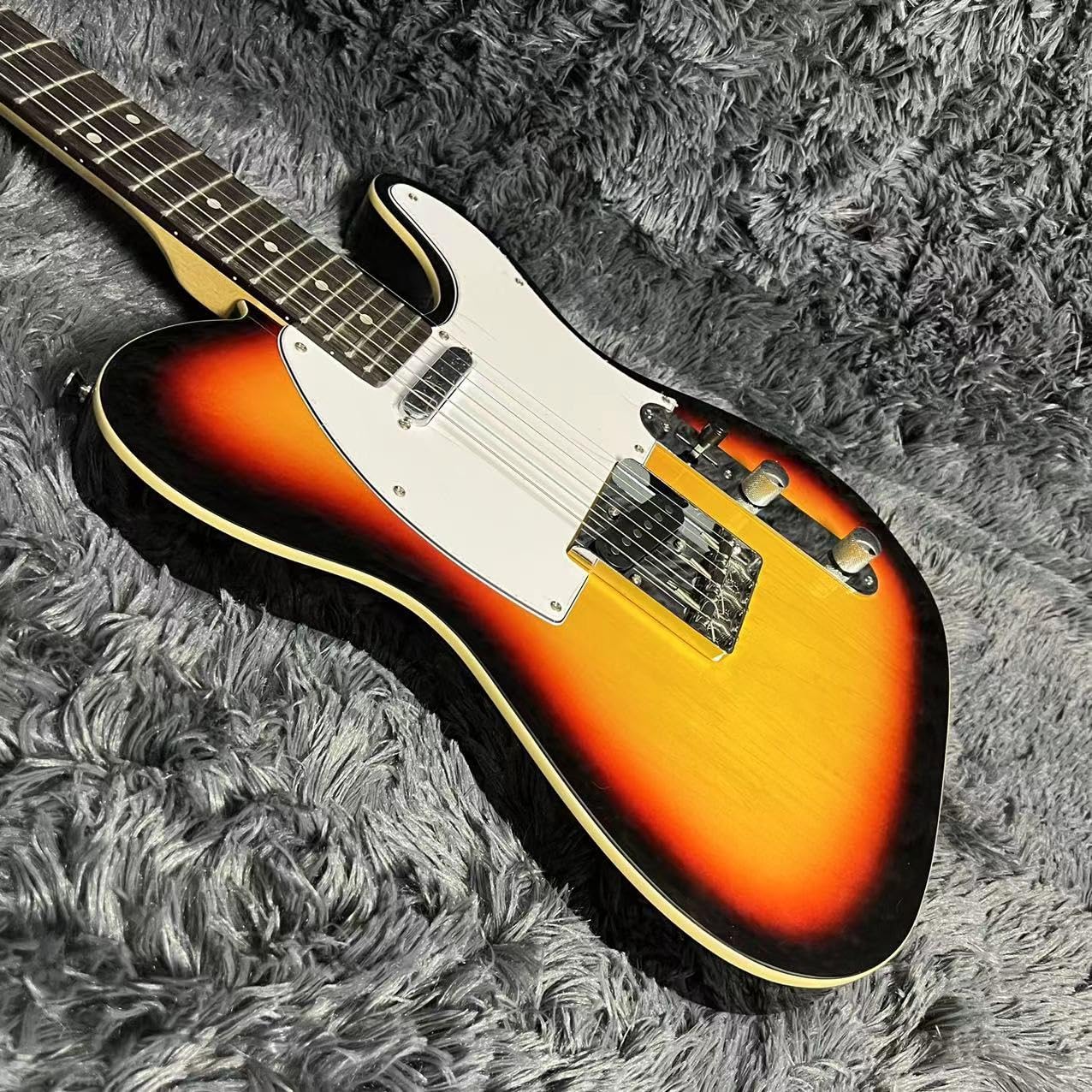 Amazon | エレキギター ソリッドボディ サンバーストカラー