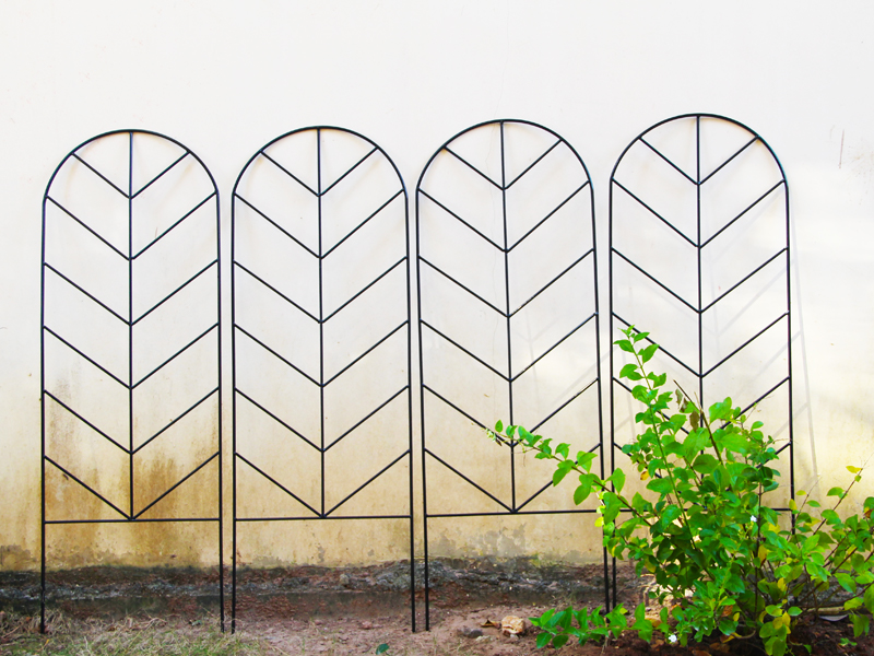 UNHO 2-Pack Classic Black Metal Garden Trellis Panels - Tall, Heavy Duty For Climbing Plants
