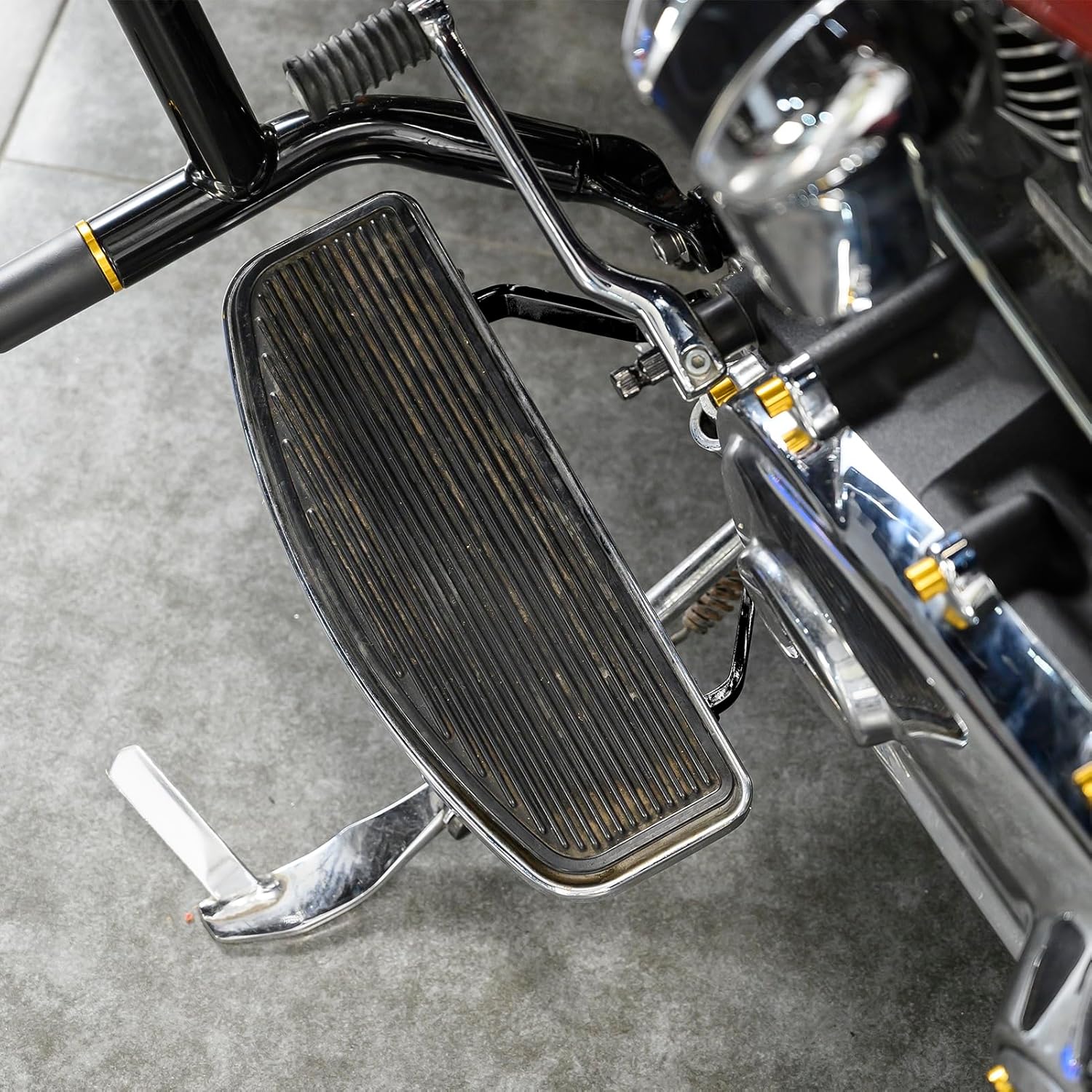 Mofun Driver Floorboard Support Bracket Kit Adjustable Front Driver Floorboard Mounting Kit Compatible with Harley Touring Street Glide Road Glide Road King Fl Trikes 2009-2025 Black