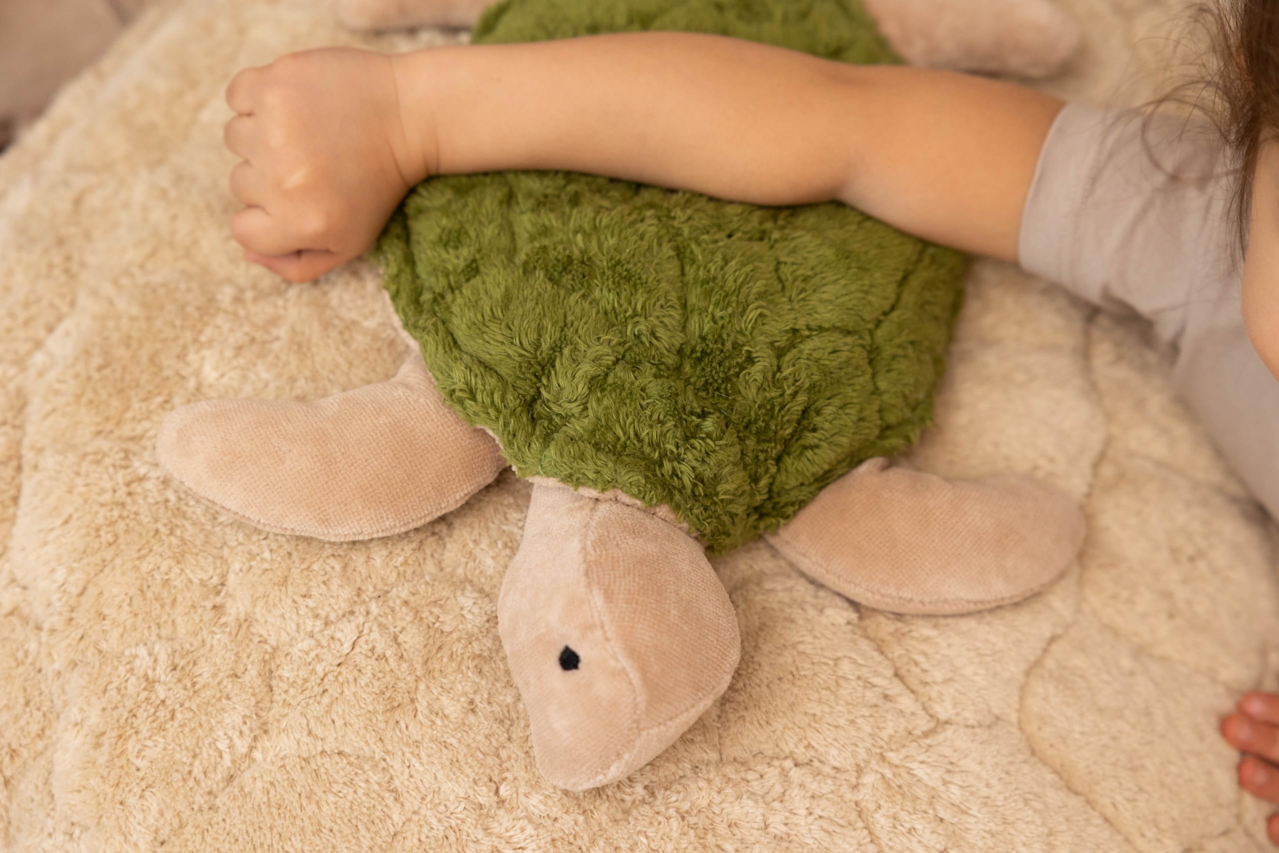 Kleine SENGER NATURWELT Kuscheltier-Schildkröte, Tannengrün I Kuscheliger Begleiter, geeignet ab 3 Monaten I GOTS-zertifiziertes Plüschtier mit herausnehmbarem Wärmekissen zum Erhitzen oder Kühlen
