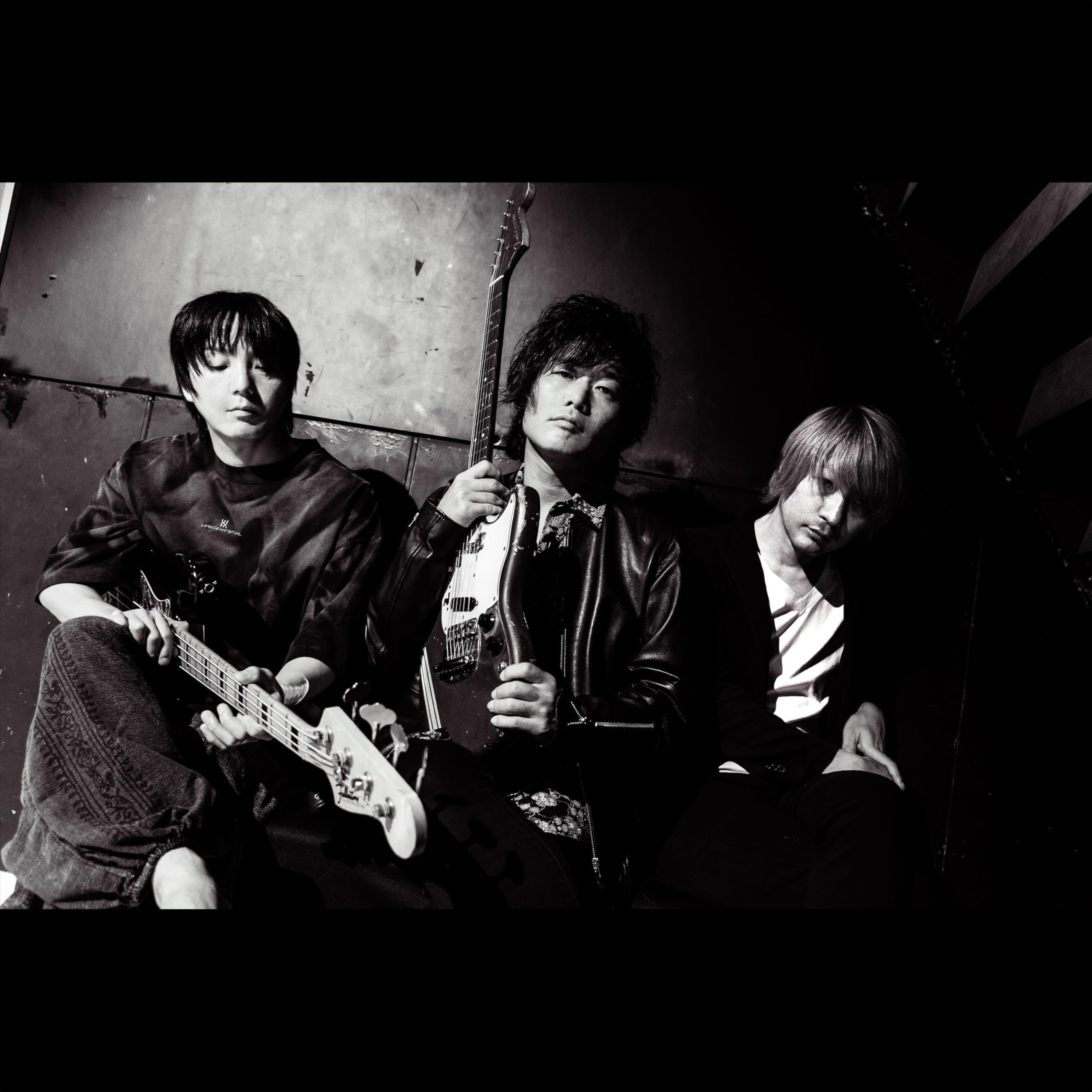 BLANKEY JET CITYのSKUNKからの楽曲FringeをAmazon Musicで