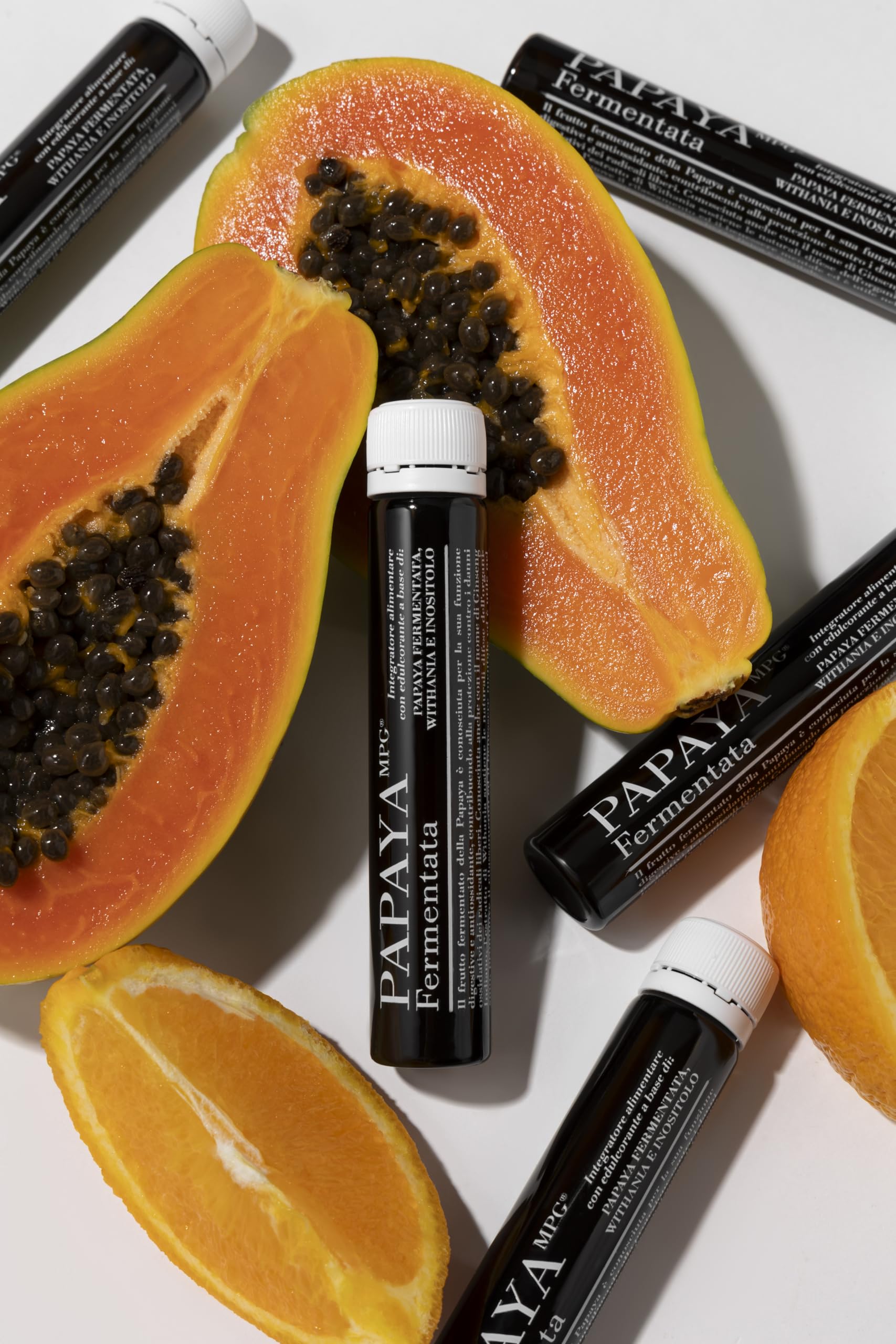 PAPAYA FERMENTATA pura da bere. Alto contenuto di Papaina e vitamina E, in fiale monodose concentrate Aumenta le difese immunitarie e forte azione antietà. Prodotto in Italia. 15 x 25 ml