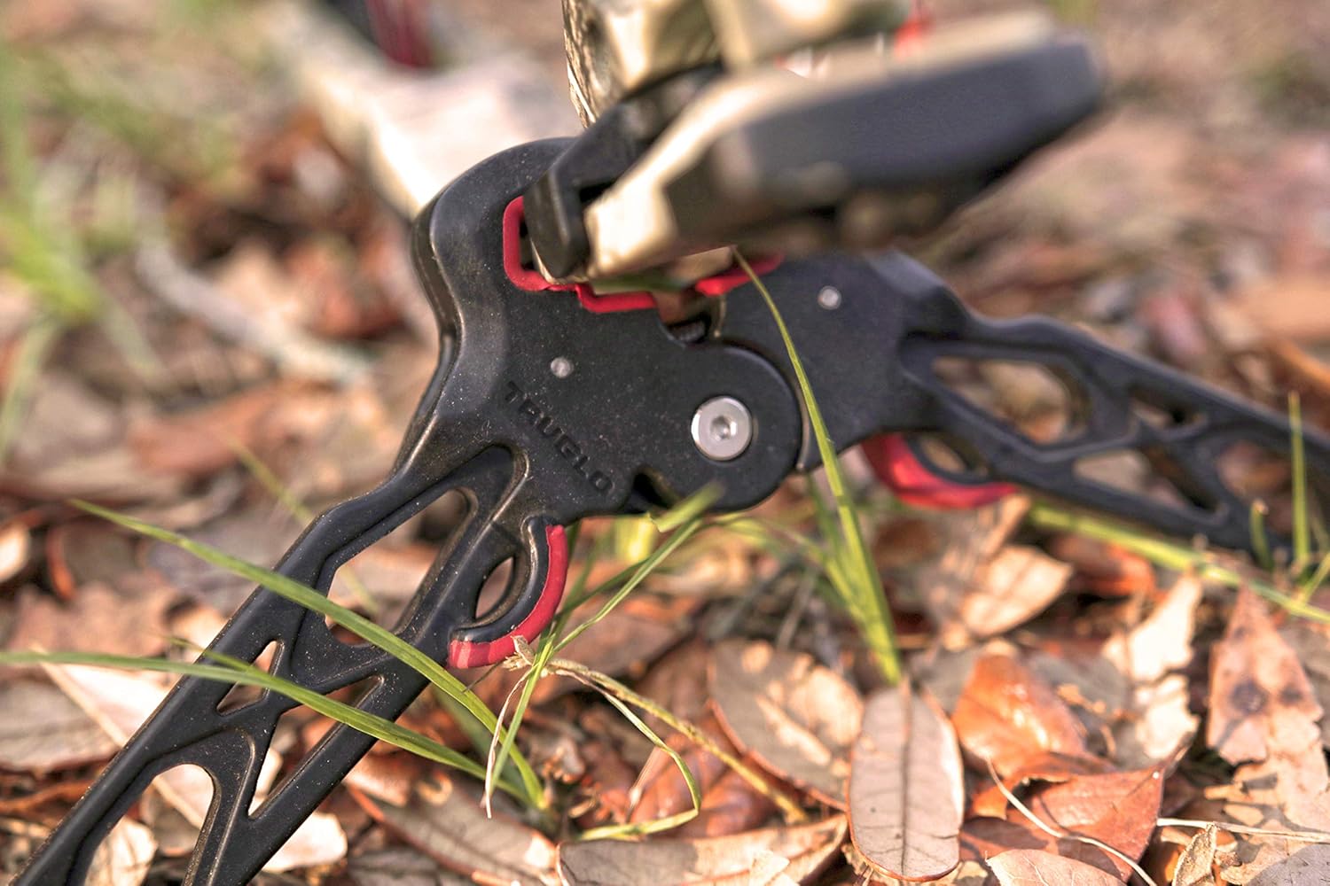 TRUGLO Bow Jack Folding Bow Stand, Standard, Black : Sports & Outdoors