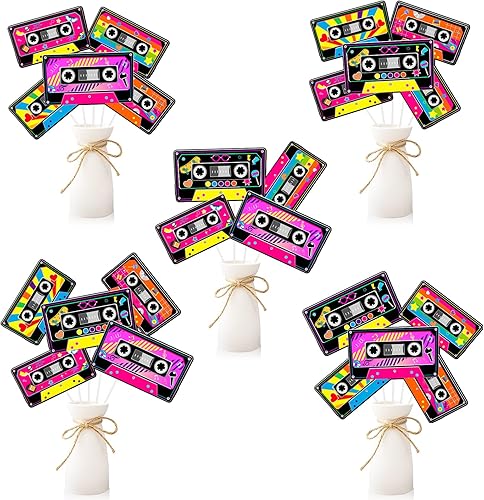 Jollyboom Cinta de cassette para decoración de fiesta, 24 piezas de decoración de fiesta de los años 80 y 90, radio, boombox, centro de mesa de