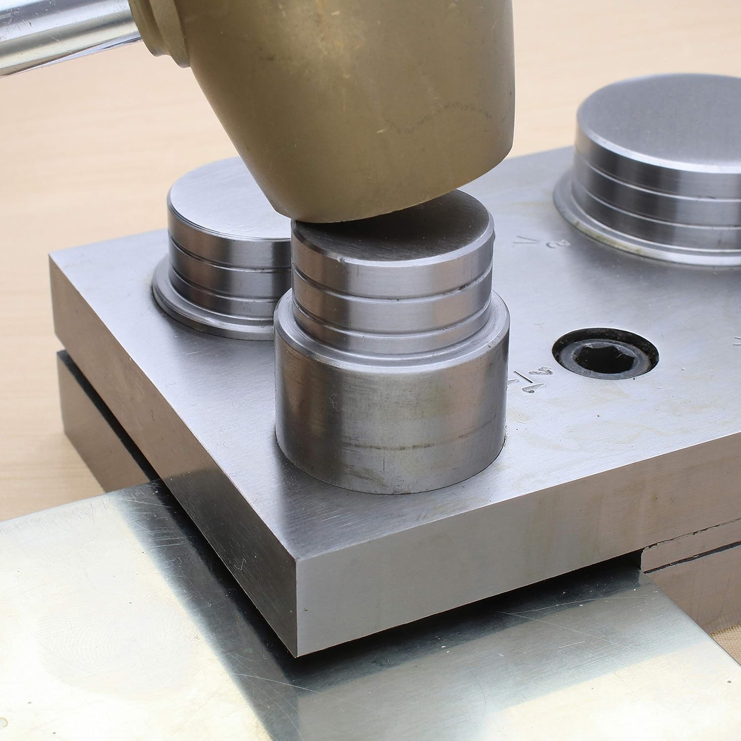 The Beadsmith Steel Circle Disc Cutter Set with 4 Punches and Die. Tool for Cutting Accurate Circles from: 1" to 2" Inches Using a Soft Metal Sheet up to 14 Gauge and Thinner