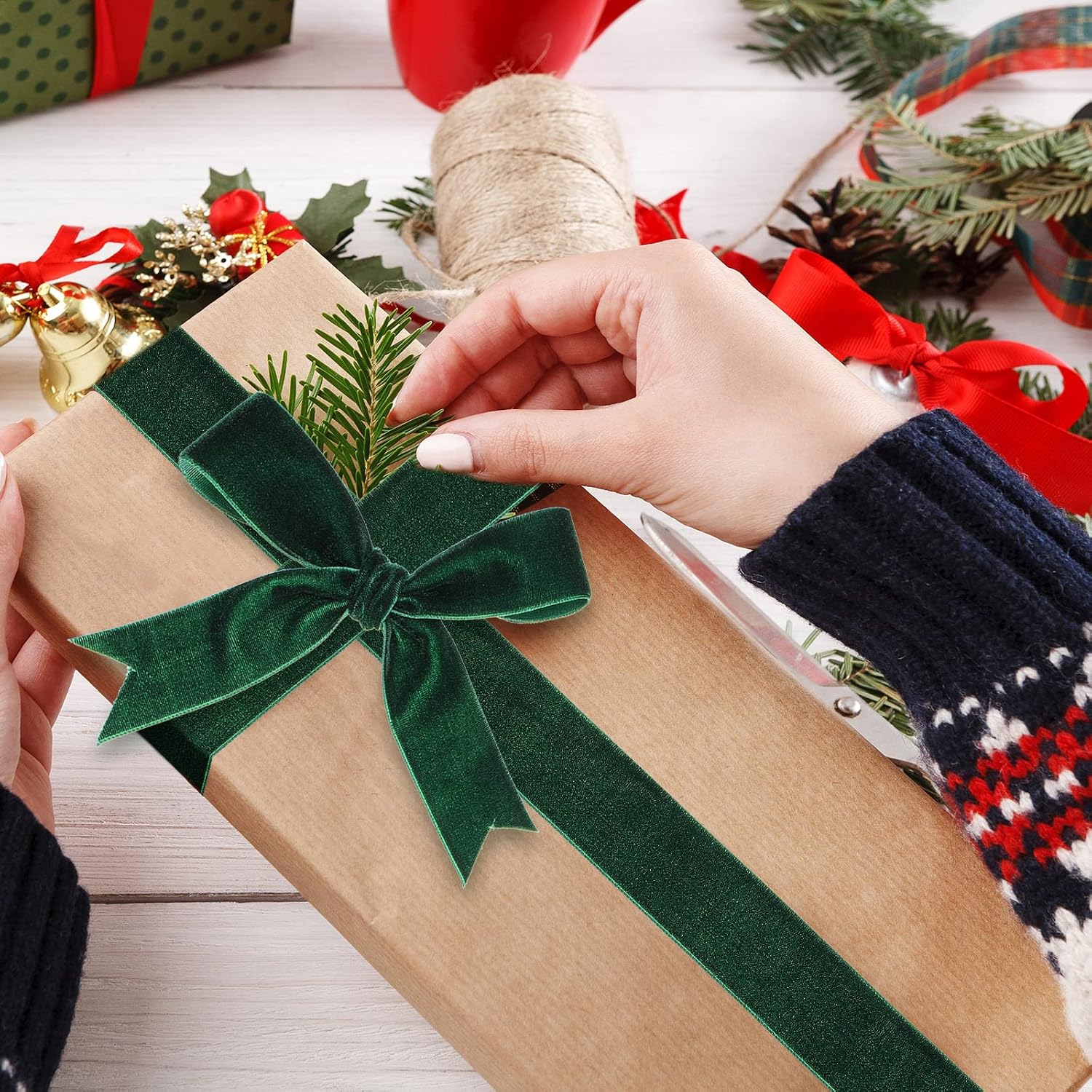 3/8'' 5/8'' 1'' 90 Yards Christmas Velvet Ribbon Vintage Satin Fabric Velvet Ribbon Roll for Christmas Tree Ornaments Decoration Gift Wrapping Bow DIY Crafts (Green)