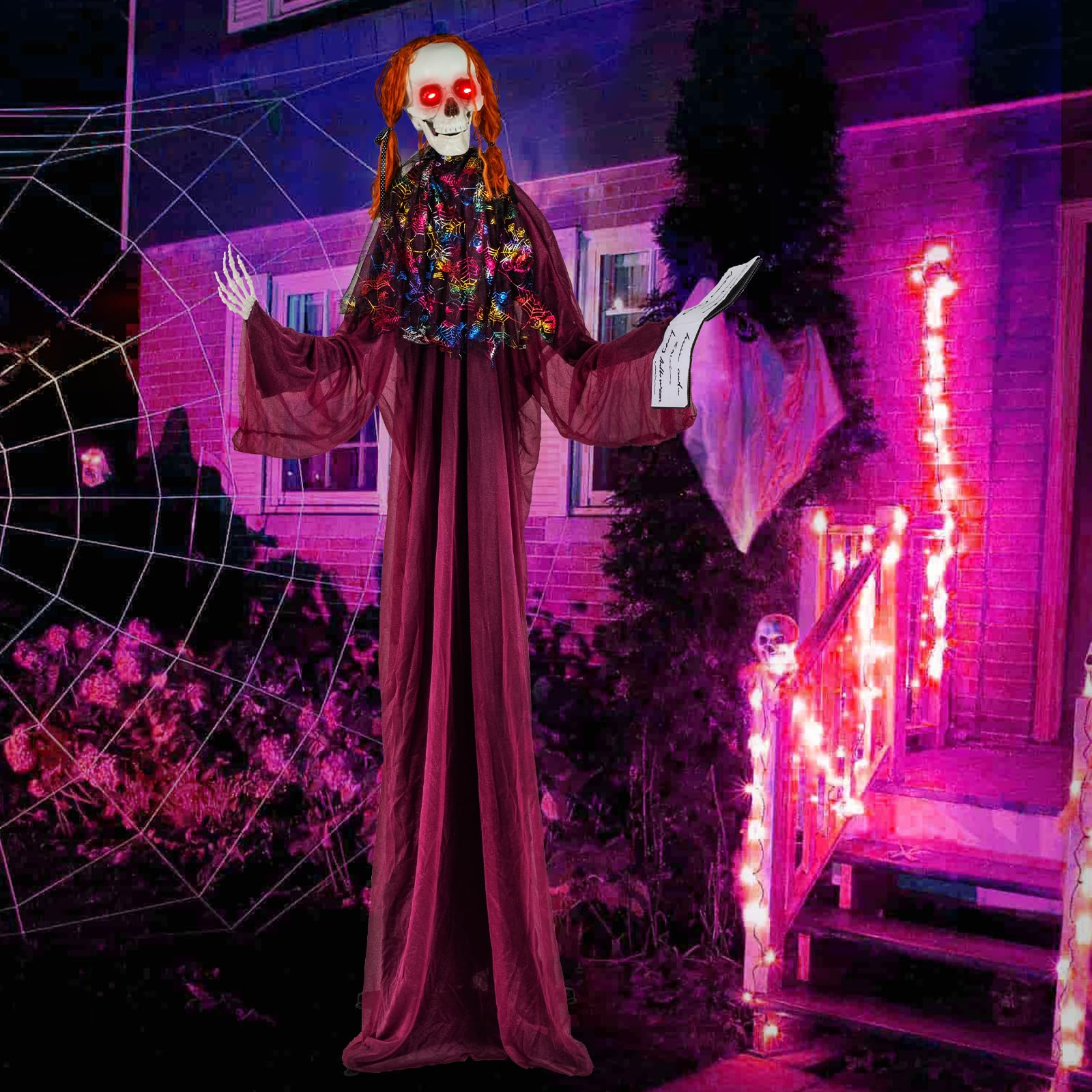 Tangkula Scheletro animatronico di Halloween con libro, spaventoso puntello animato con suoni ululanti, occhi rossi lampeggianti e braccia posizionabili, decorazione di Halloween in piedi per veranda