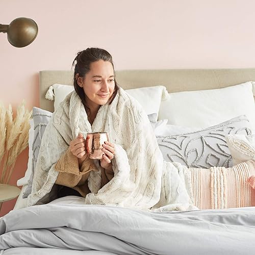 Miniatura 2 de Peri Home Manta de lujo de piel sintética de leopardo, manta de cama supersuave y esponjosa para dormitorio, 50 x 60 pulgadas, manta peluda cómoda,