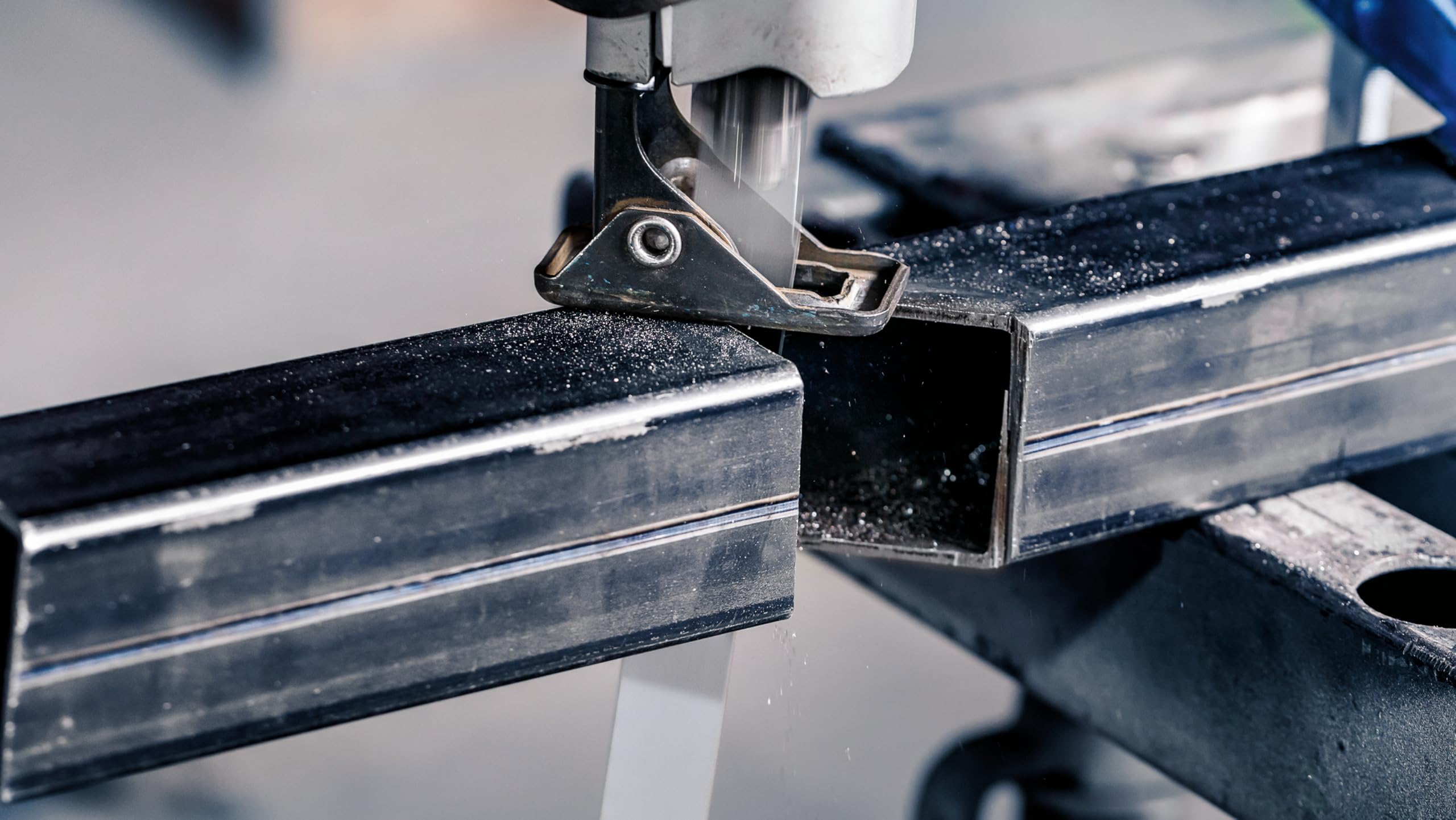 Bosch 25x PRO Thick Metal S1137HBF Precise Reciprocating Saw Blade (for Metal Pipes And Profiles, Non-Ferrous Metals, Length 225 Mm, Professional Accessory Reciprocating Saw - View #7