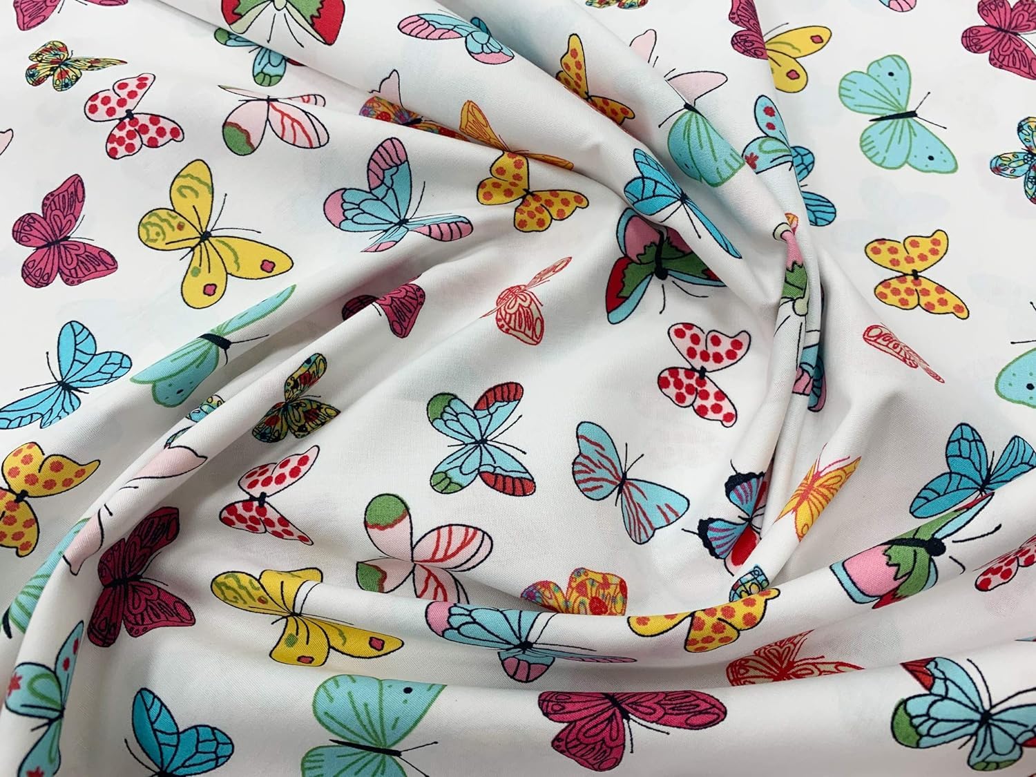 Oddies Sage 100% Cotton Poplin Fabric - Beautiful Butterfly Print On Ivory Background - Craft Fabric Material By The Metre (Cp0704ivo)