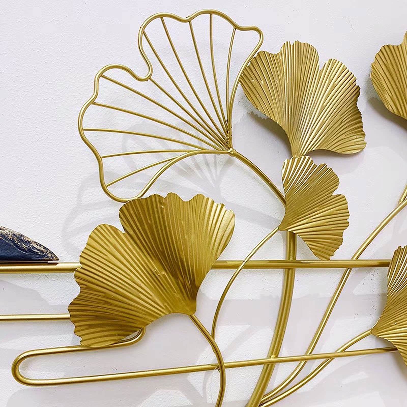 Lampada A Sospensione Bianca Con Foglie Di Ginkgo In Metallo Dorato Cadiz 204772