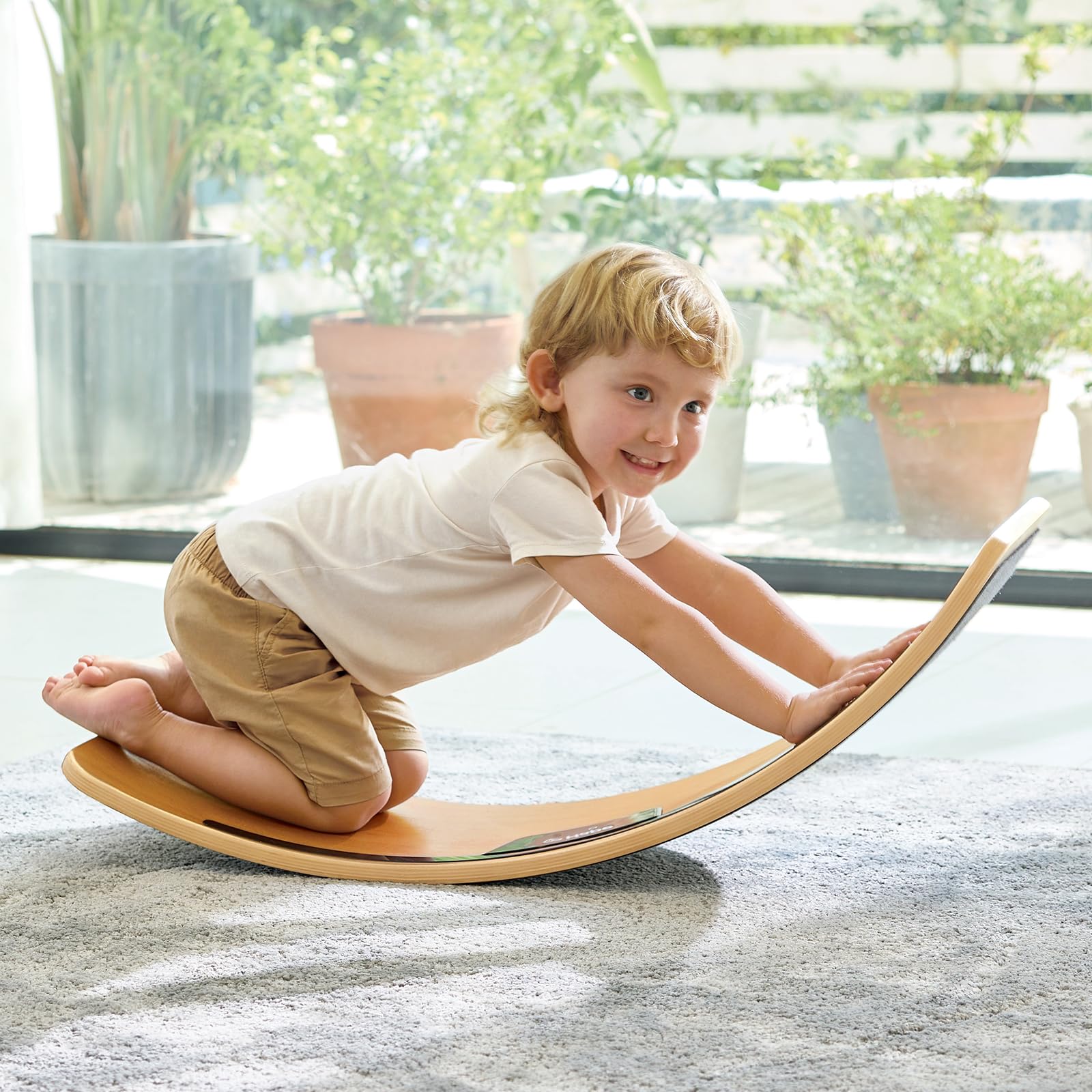 Hape Intelligentes Balance Board, LED Balance-Brett für Kinder und Erwachsene, Gleichgewichts- und Bewegungsspielzeug ab 3 Jahren