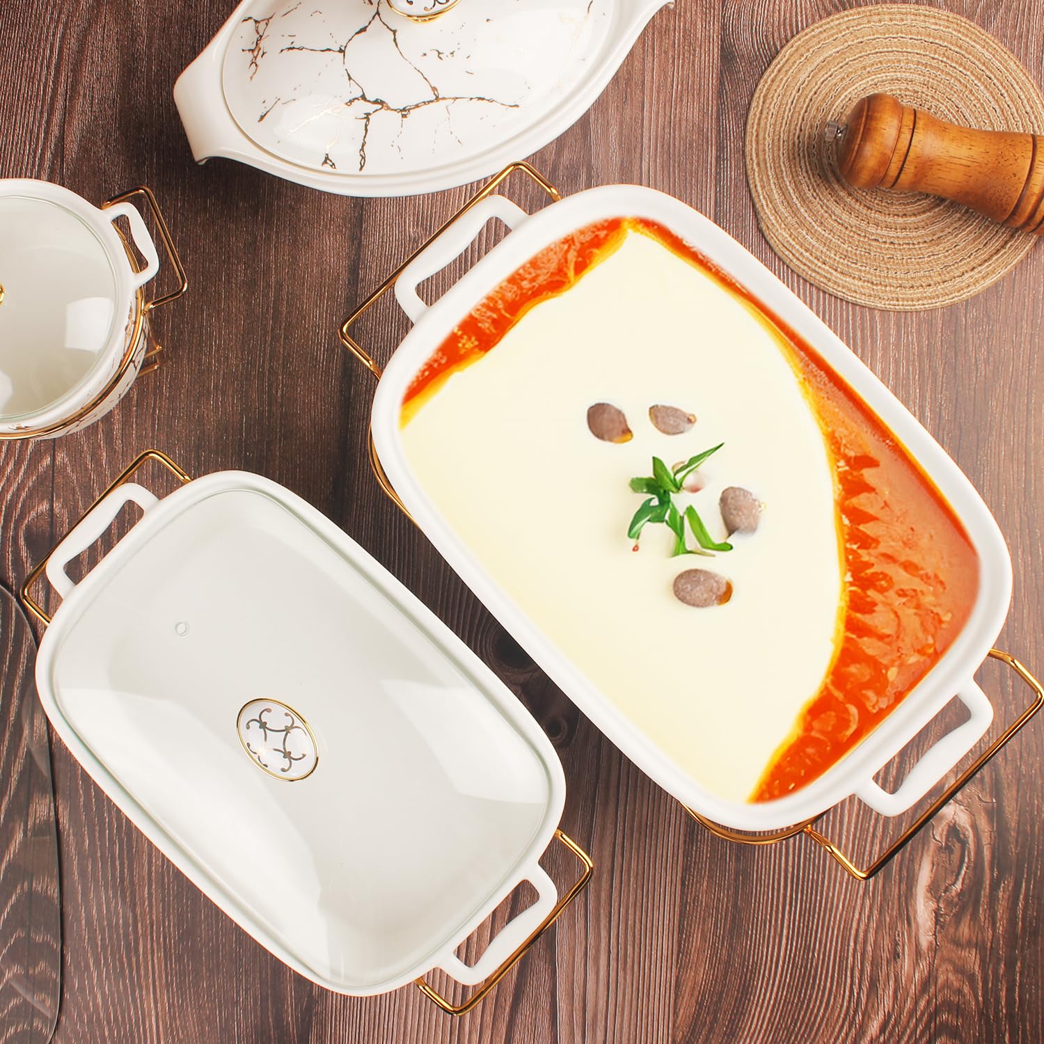 Plat à gratin en porcelaine avec couvercle en verre et grille - 2200 ml - Plat à soupe pour buffet - Plat à gratin pour conserver les aliments pour les fêtes