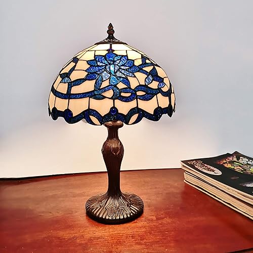 Miniatura 2 de Warehouse of Tiffany TF473-12TL Gracie Lámpara de mesa estilo Tiffany estilo Tiffany de 12 pulgadas con diseño de flores azulblancabronce