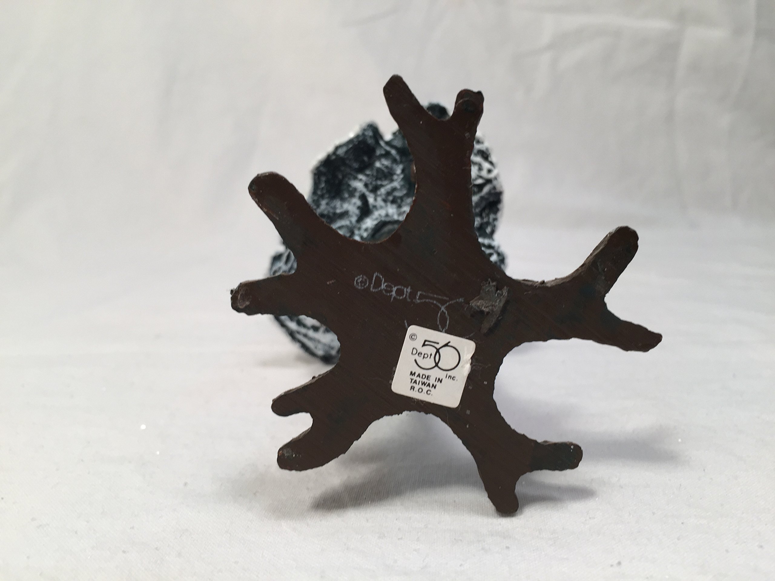 Amazon.com: Department 56 Village Accessory 8