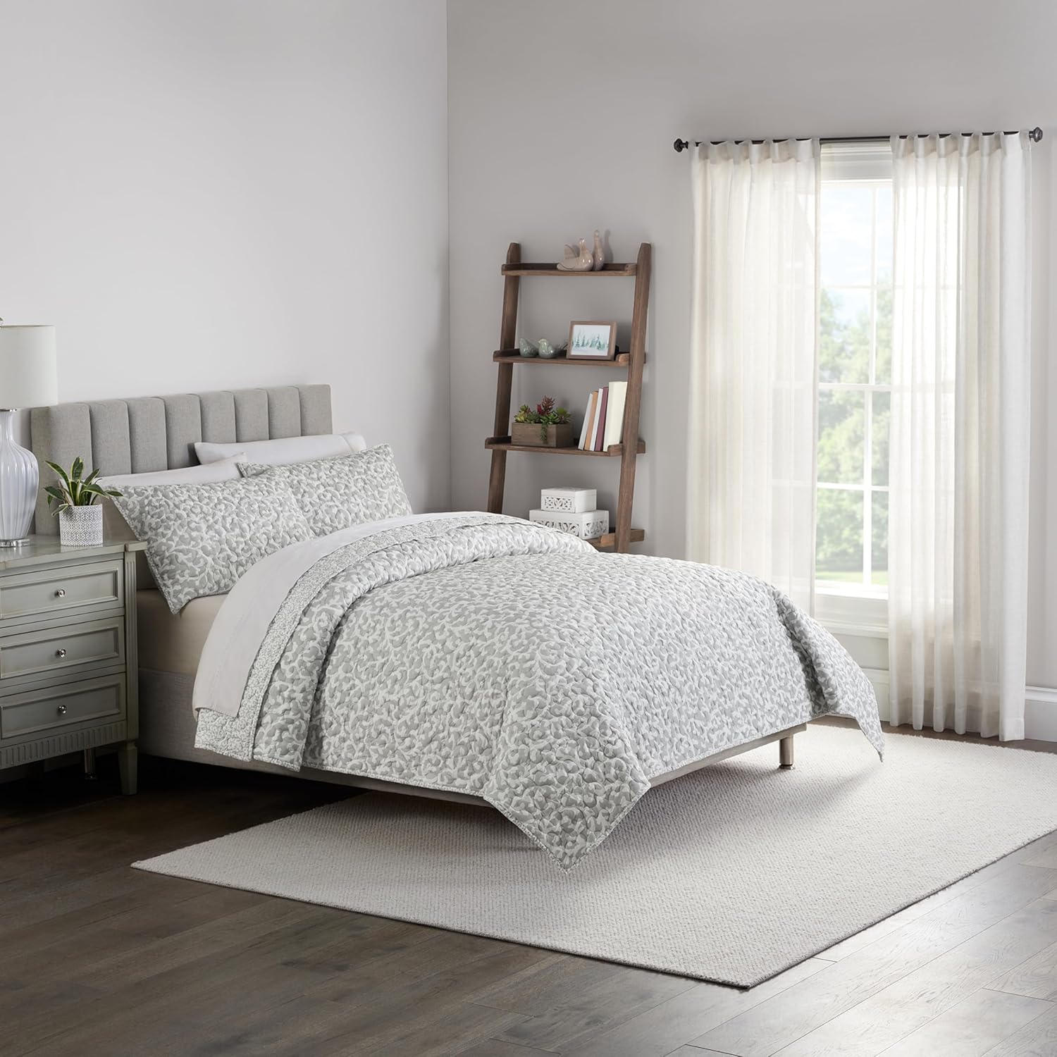 Traditions by Waverly Vintage Savoy Silhouette 3 Piece Quilted Pattern Bedding Set, Queen Bed Set with 2 Pillow Shams and Quilt, All Season and Machine Washable Queen Quilt Bedding Set, Grey
