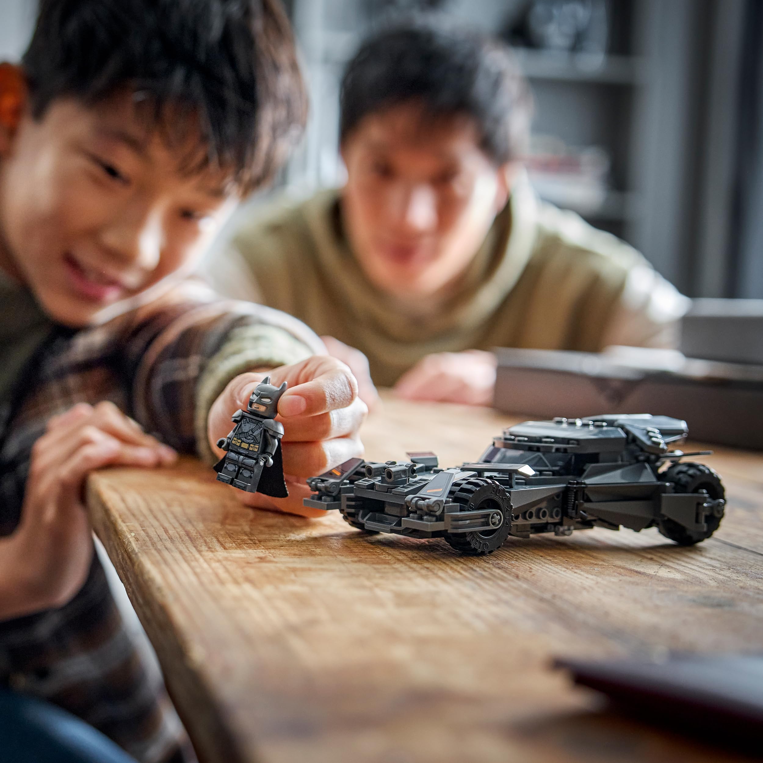 LEGO DC Batman La Batmobile de Batman v Superman - Jouet Voiture - Maquette Collector de Super-Héros avec Minifigurine - Idée de Cadeau d'anniversaire pour Garçon dès 9 Ans ou Ado Fan du Film 76331
