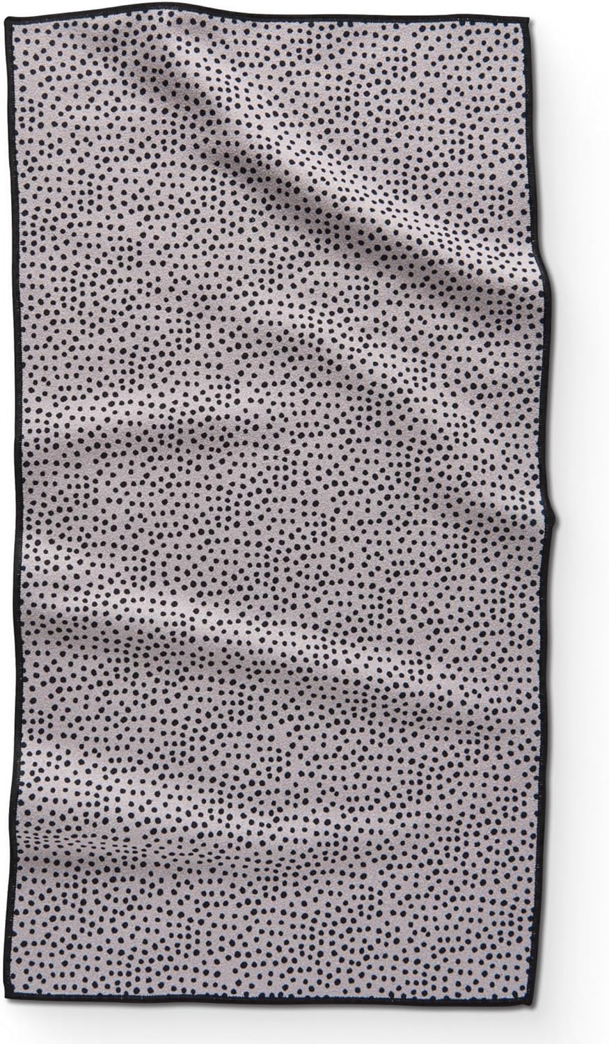 GEOMETRY Gym Towels for Working Out - Compact & Quick Dry, Super Absorbent Double-Sided Microfiber Sweat Towel – Premium Microfiber for Gym - Freckles, 16" x 30", 1 Piece